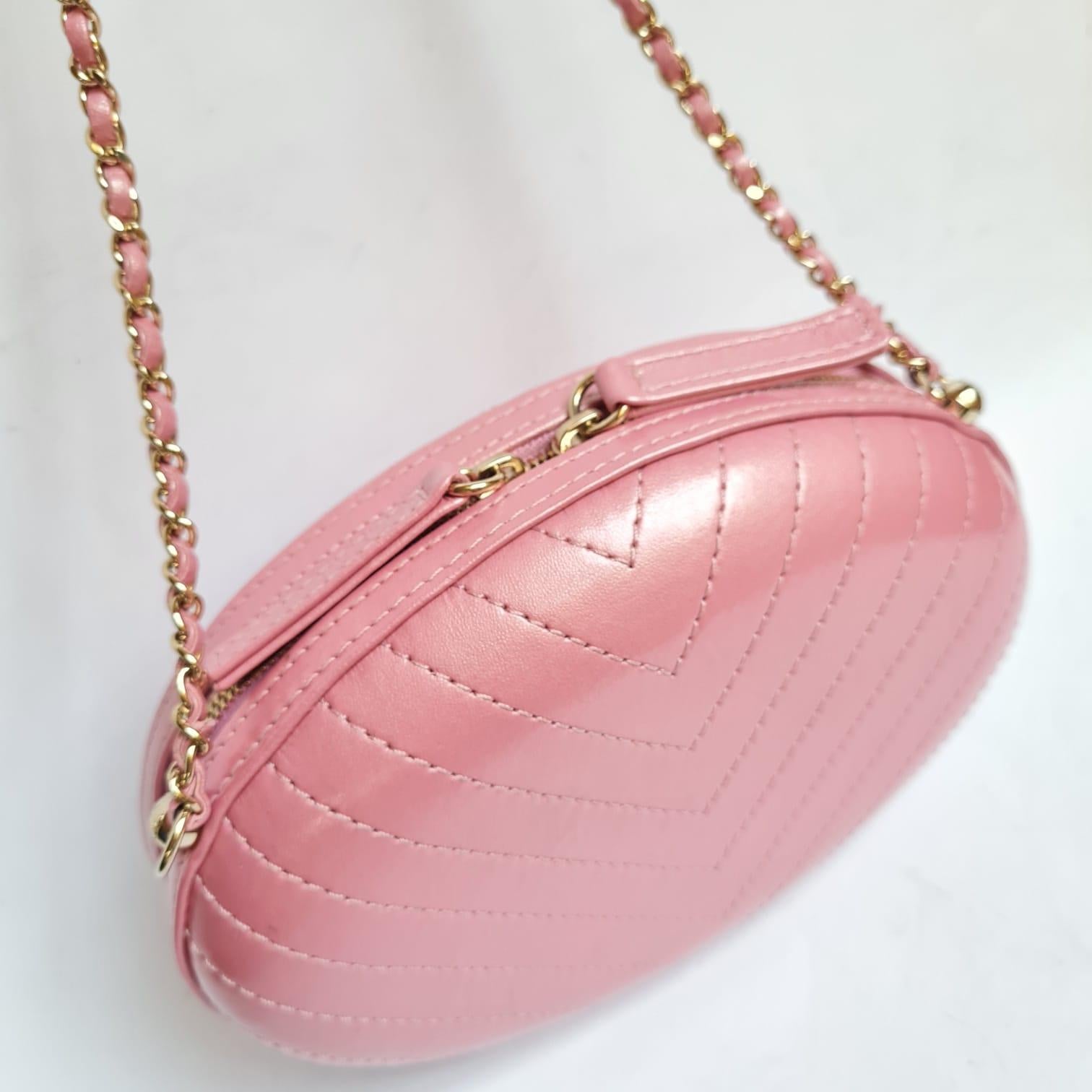 Chanel Pink Chevron Stitched Ellipse Crossbody Bag For Sale 4