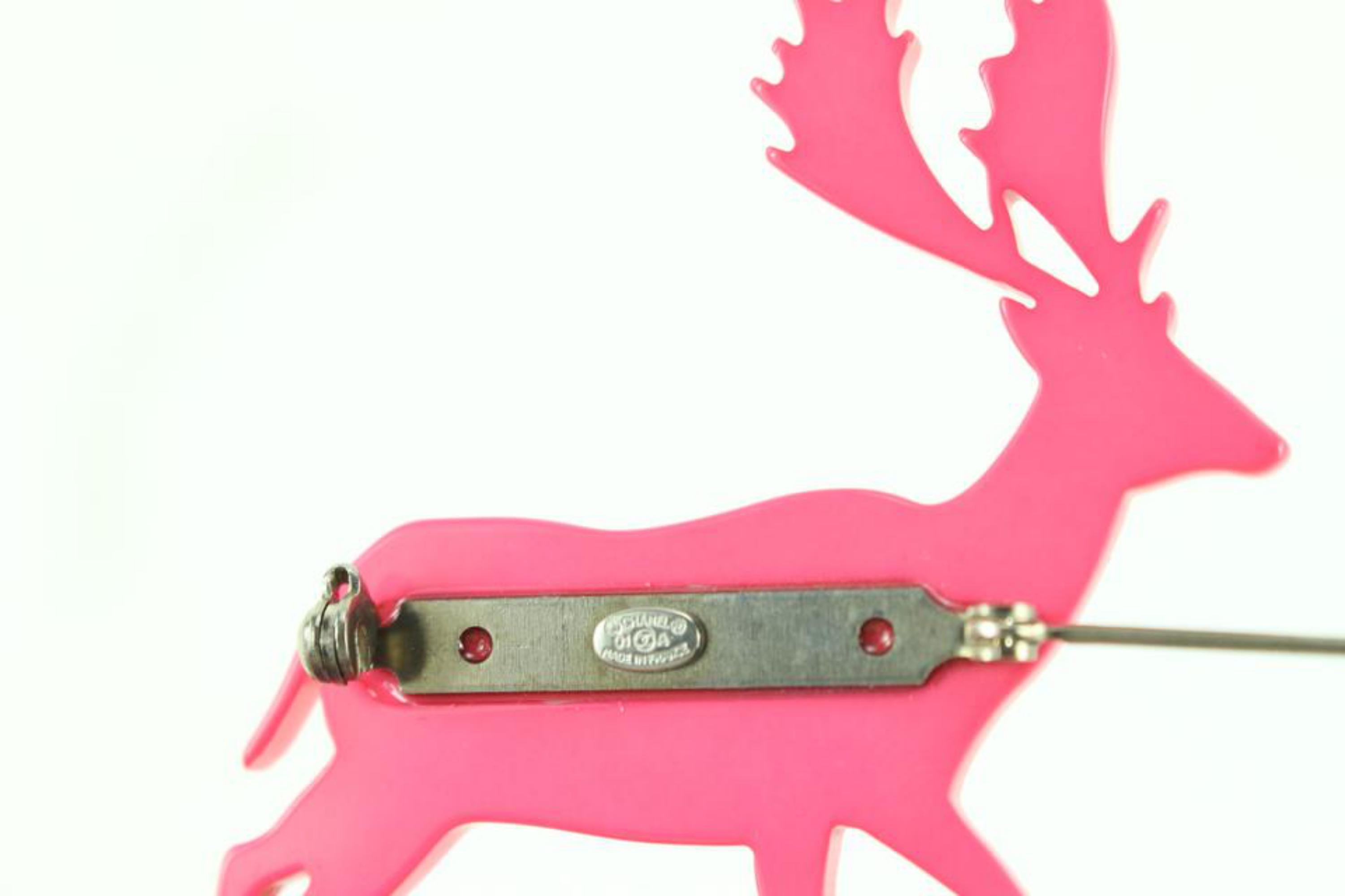 Chanel Rosa Weihnachts Holiday CC Mehrfarbige Hirsch-Brosche Pin 21cz76s im Angebot 7