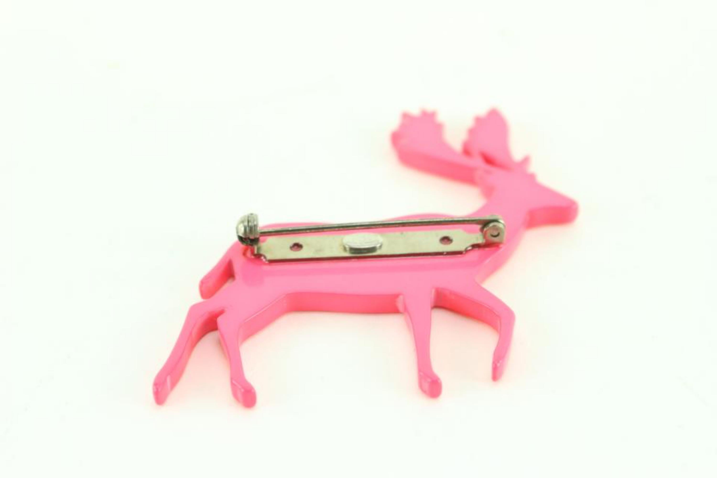Chanel Rosa Weihnachts Holiday CC Mehrfarbige Hirsch-Brosche Pin 21cz76s (Pink) im Angebot
