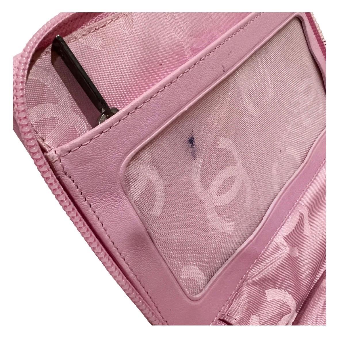 Chanel Pink Cosmetic CC Quilted Bag (2004) For Sale 1