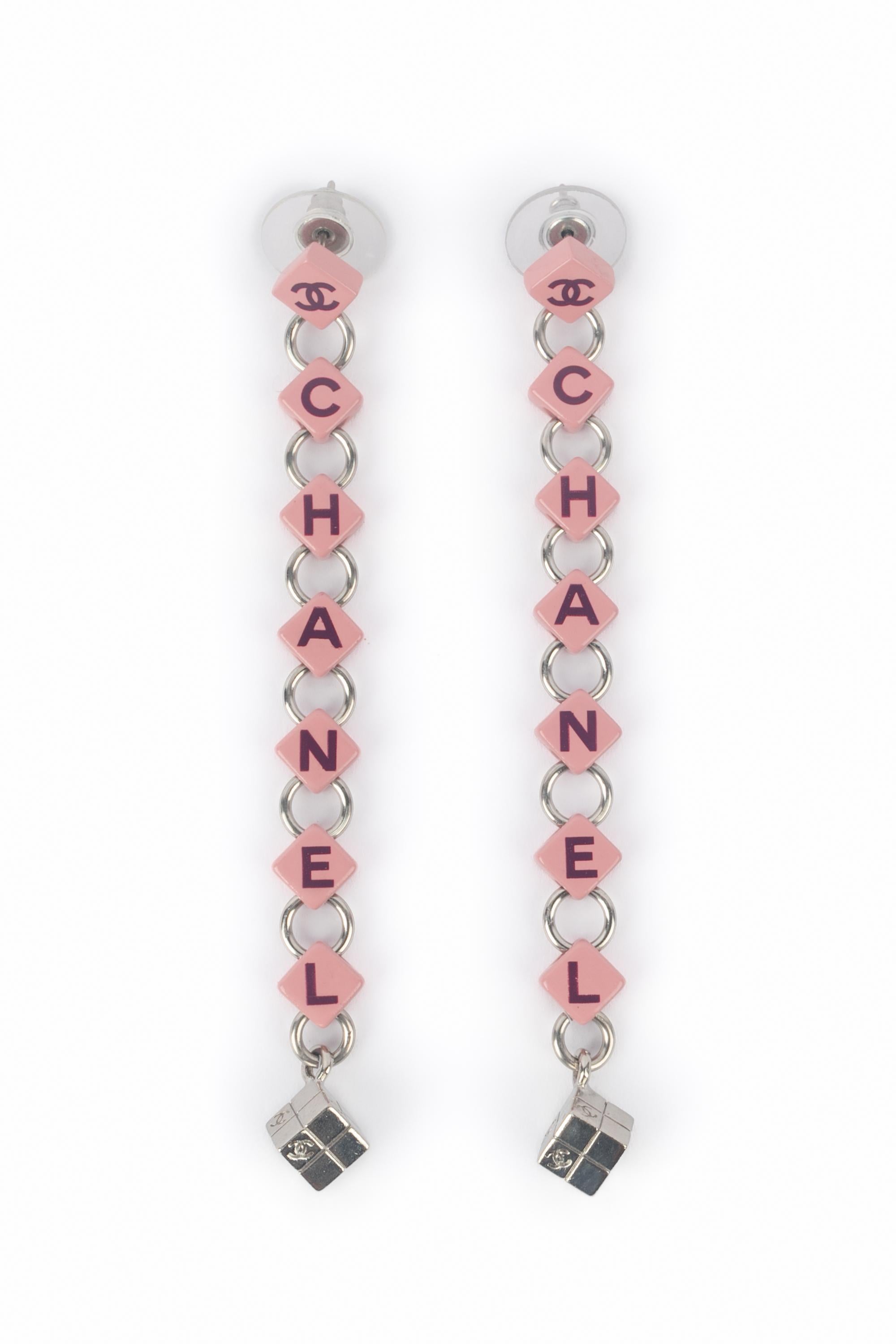 Orecchini rosa Chanel 2004 In condizioni ottime in vendita a SAINT-OUEN-SUR-SEINE, FR