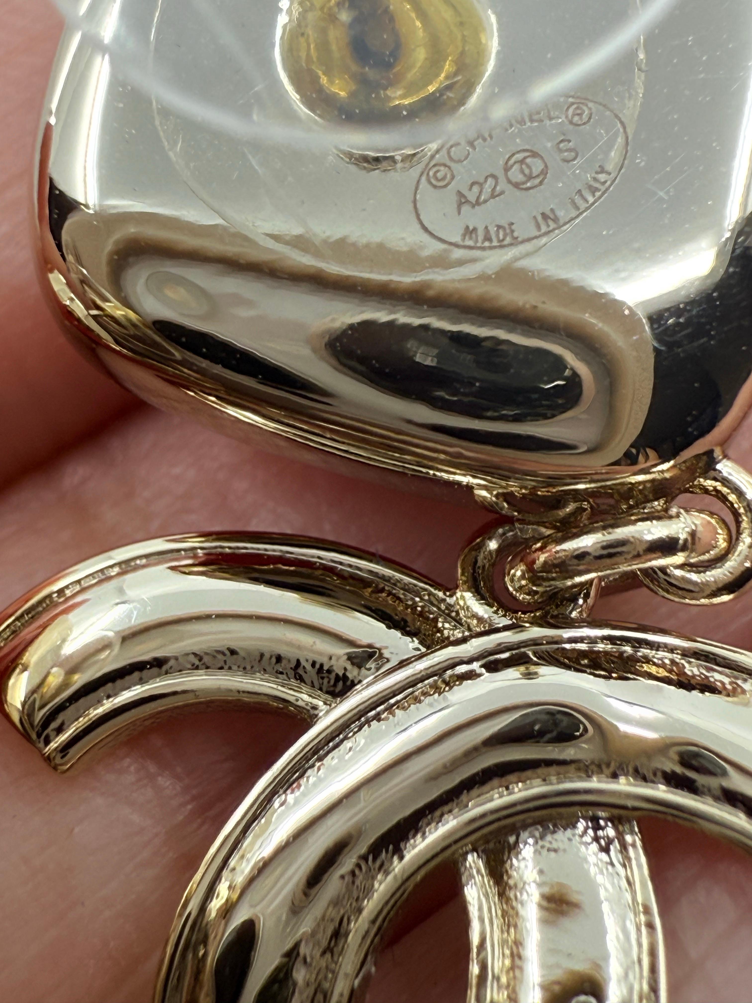 Chanel Pink Enamel Gold CC Dangle Statement Earrings in vendita 5