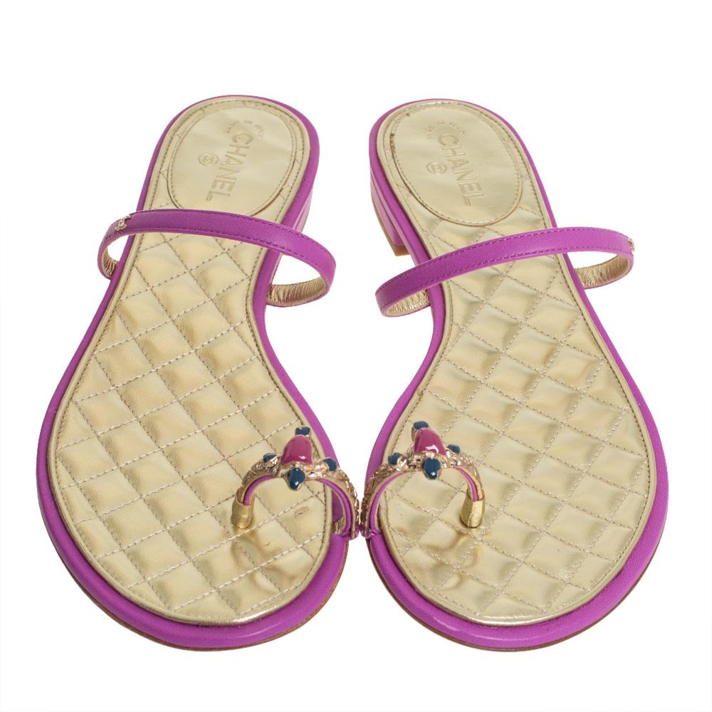 Beige Chanel Pink/Gold Leather Embellished Toe Ring Flat Sandals Size 38