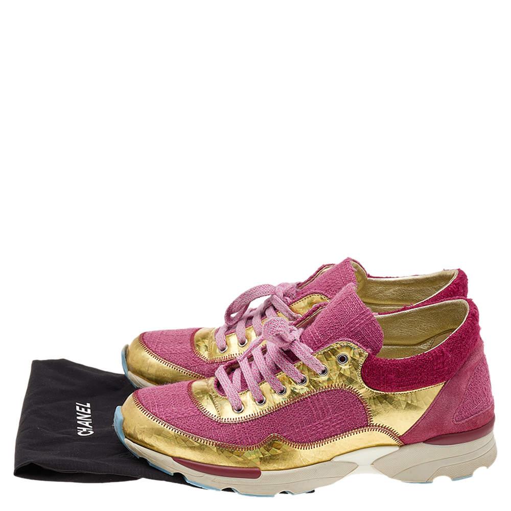Chanel Pink/Gold Tweed Fabric And Patent Leather CC Lace Up Sneakers Size 38 For Sale 4