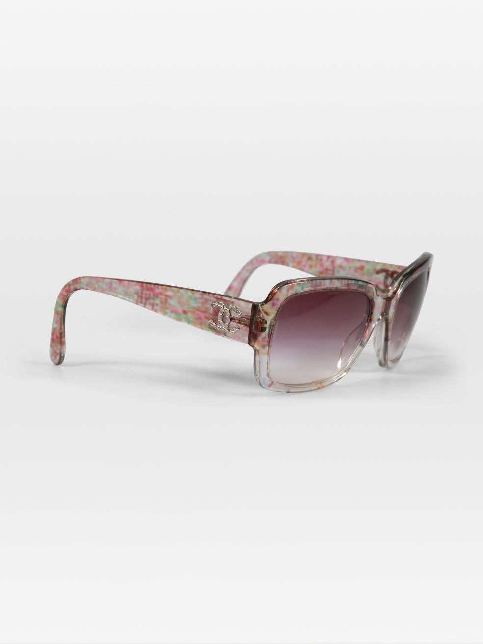 CONDITION is Very good. Minimal wear to the sunglasses is evident. Light scratching across both lenses and both frames on this used Chanel designer resale item.
 
 
 
 Details
 
 
 Multicolour- pink, green
 
 Acetate
 
 Sunglasses
 
 Abstract