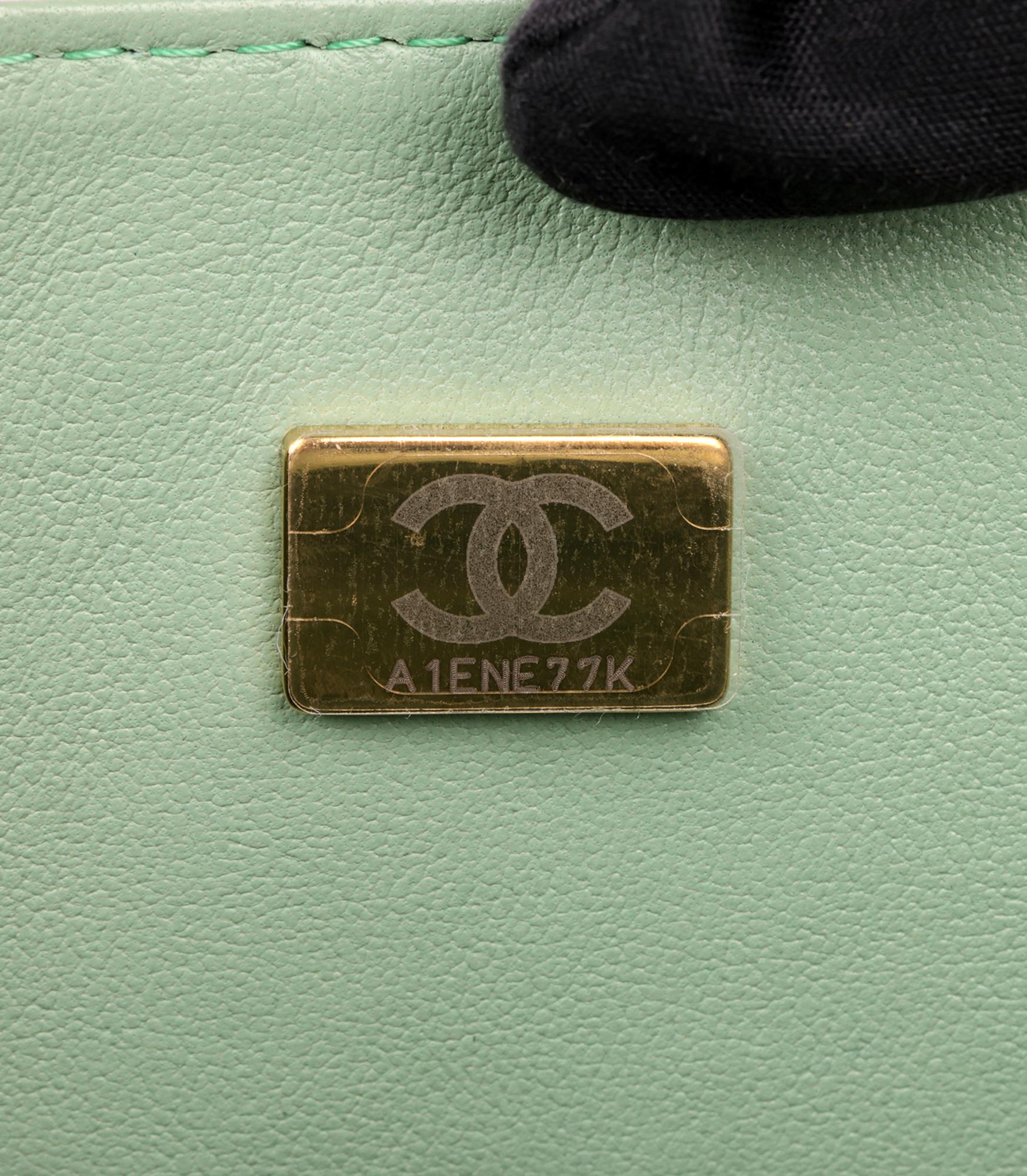 Chanel Pink & Green Quilted Lambskin Rectangular Mini Flap Bag with Top Handle in vendita 7