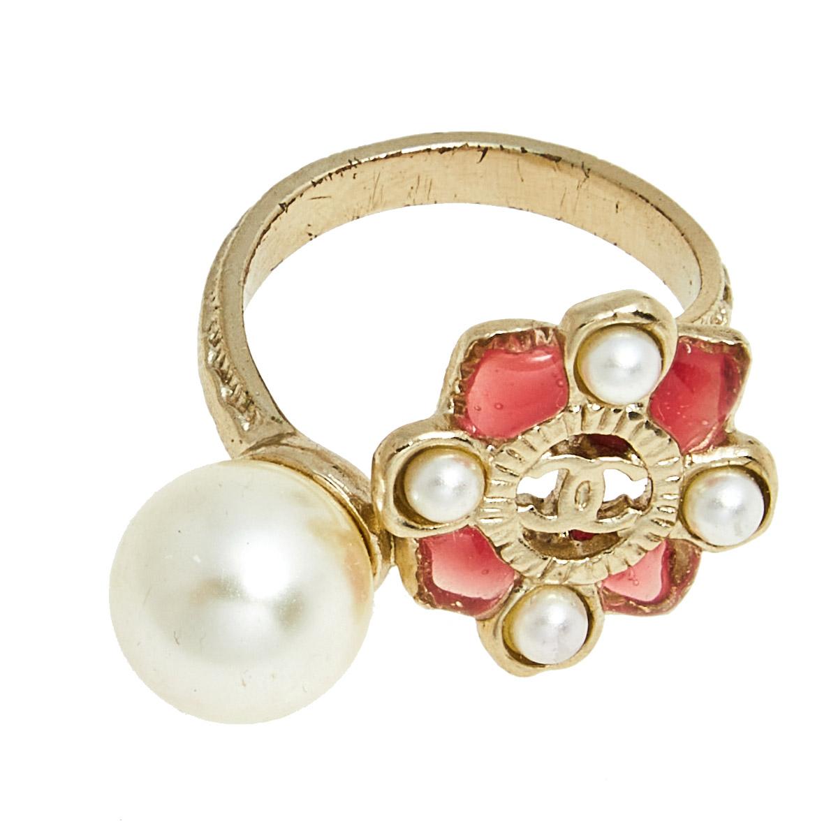 Contemporary Chanel Pink Gripoix Pearl Gold Tone Floral Cocktail Ring Size EU 54
