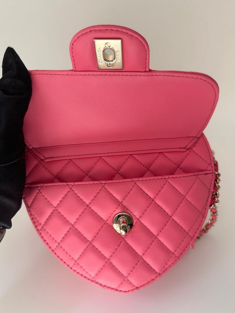 Chanel Pink Heart Bag SS22 For Sale at 1stDibs