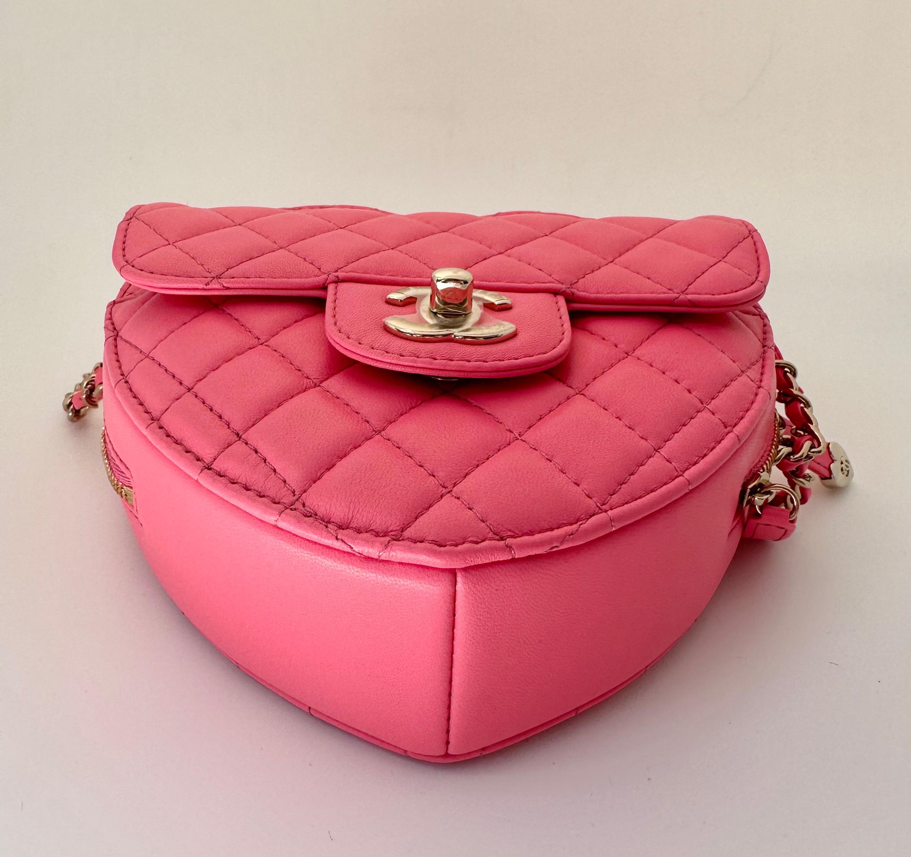 Chanel Pink Heart Bag SS22 For Sale 1