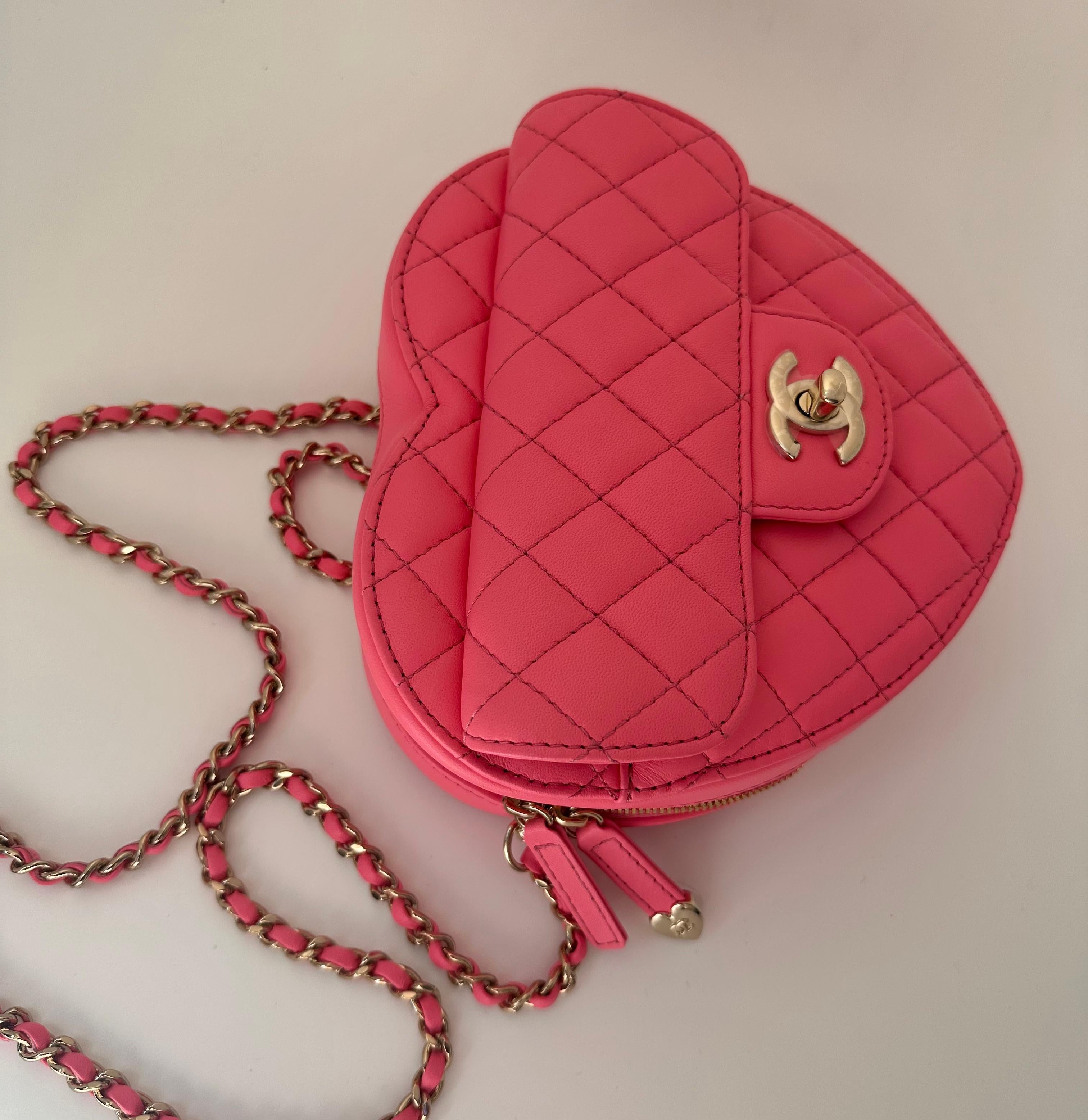 Chanel Pink Heart Bag SS22 For Sale 5