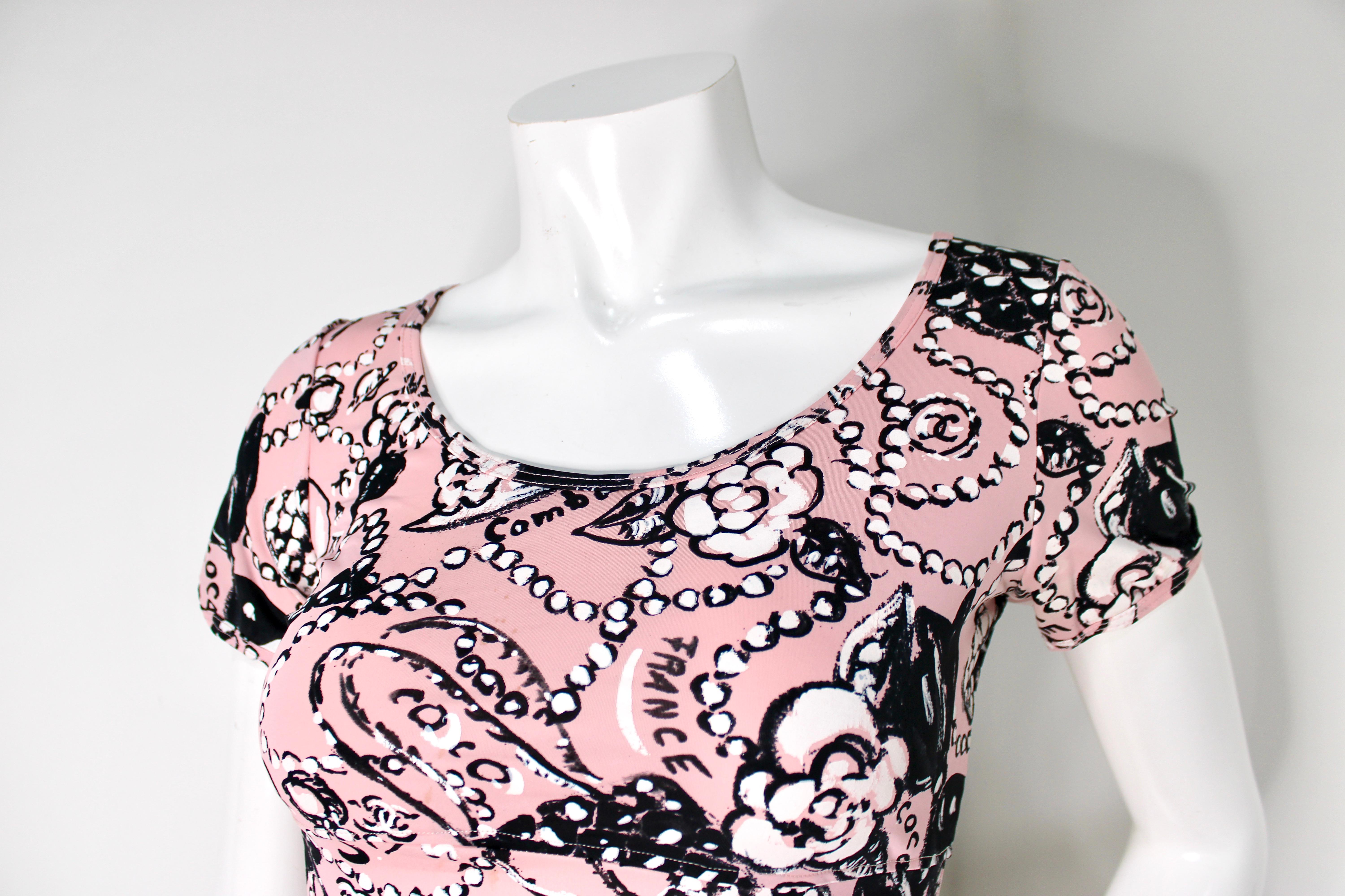Chanel Pink Iconic Graphic Print Swim Crop Top circa 1993 Beige en venta
