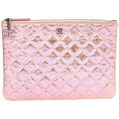 Chanel pochette rose irisée métallisée