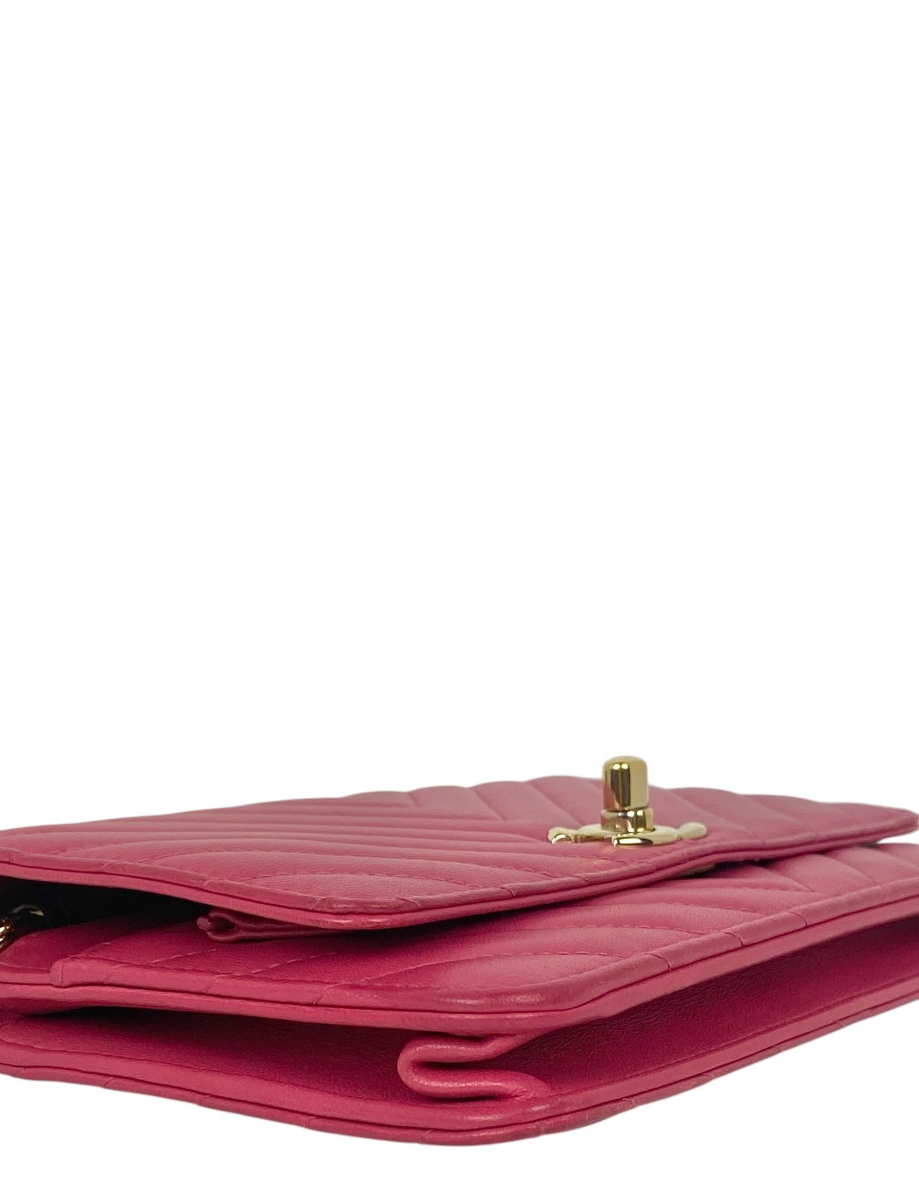 Chanel Pink Lambskin Chevron Quilted Trendy CC Wallet On Chain WOC Crossbody Bag For Sale 2