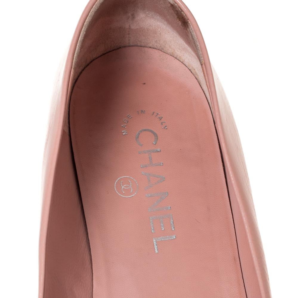 Chanel Pink Leather And Black Patent Leather CC Cap Toe Ballet Flats Size 39.5 In Fair Condition In Dubai, Al Qouz 2