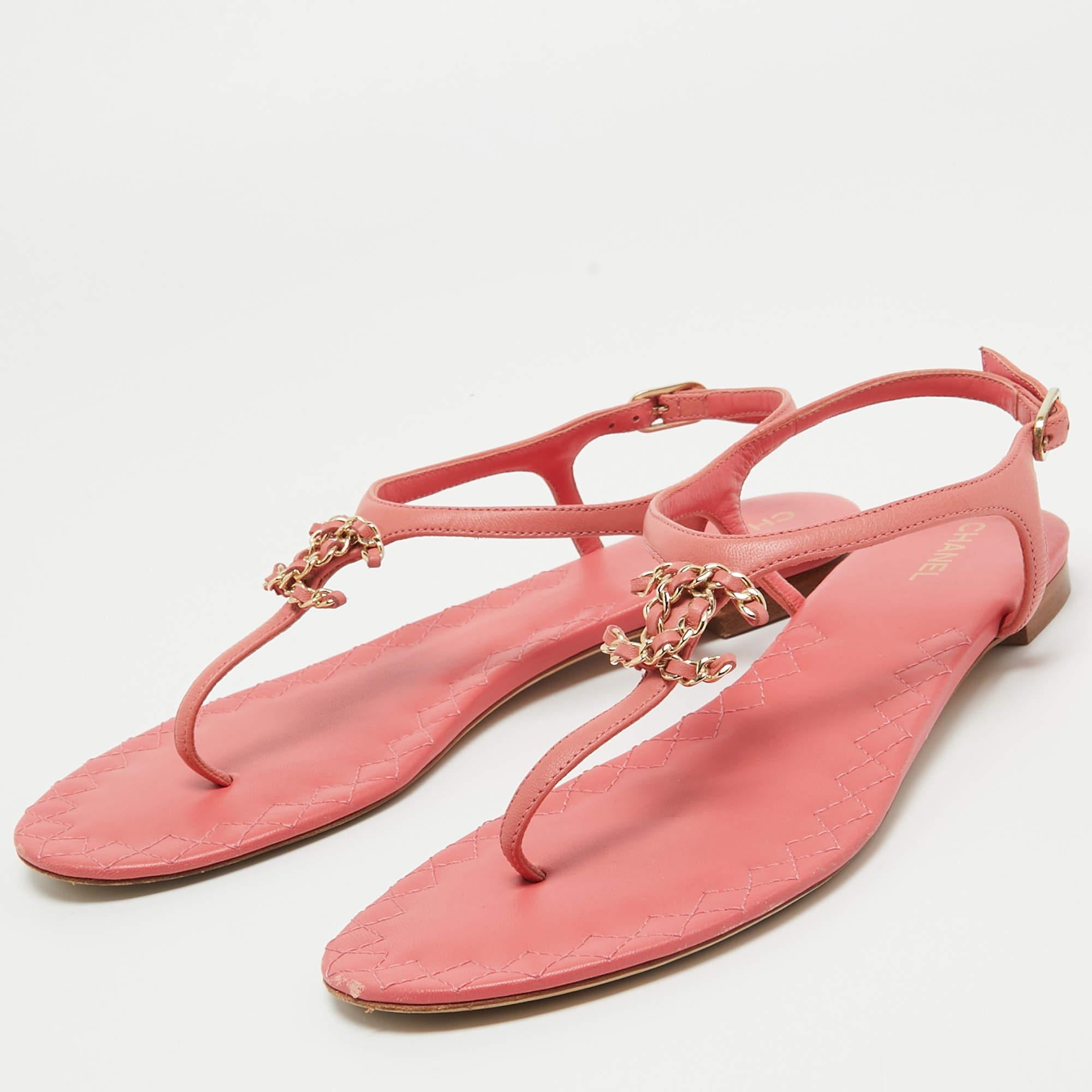 Chanel Pink Leather Chain-Link Thong Sandals Size 38 1