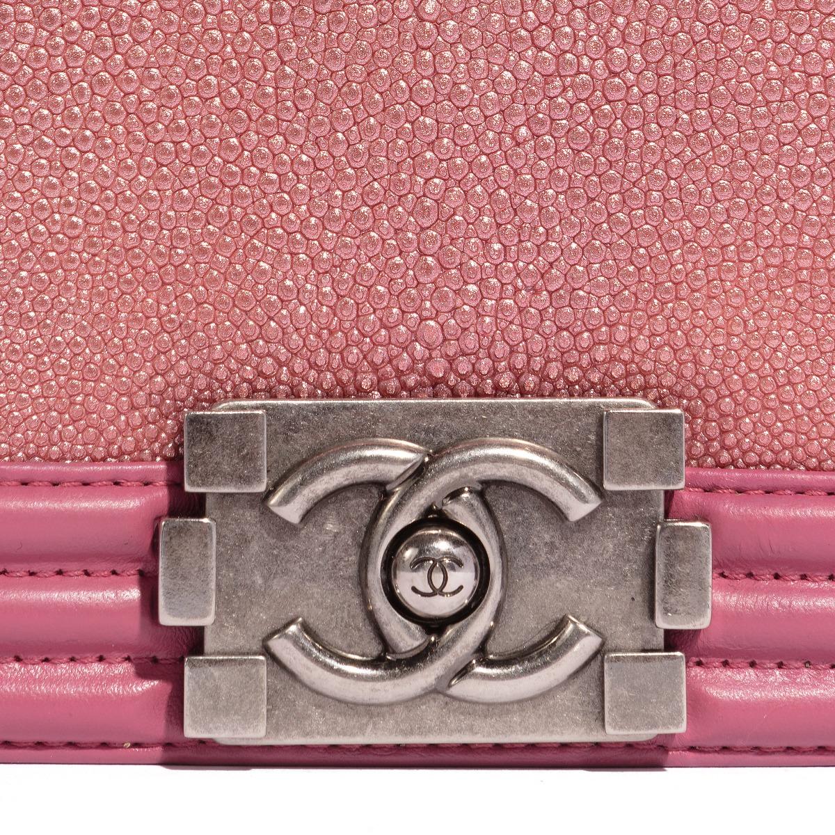 Rose Chanel - Sac Le Boy en cuir rose en vente