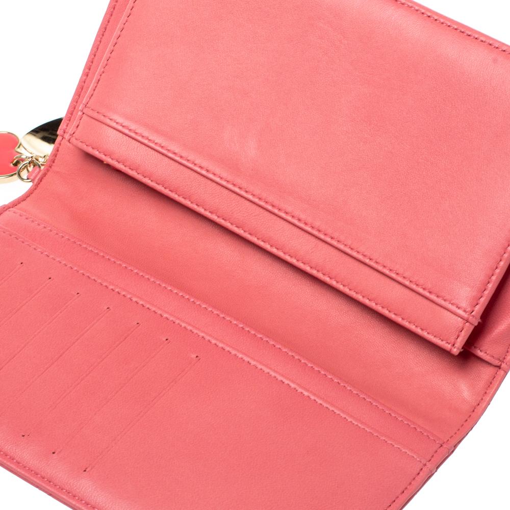 Chanel Pink Leather Porte Bonheur Bifold Wallet In New Condition In Dubai, Al Qouz 2