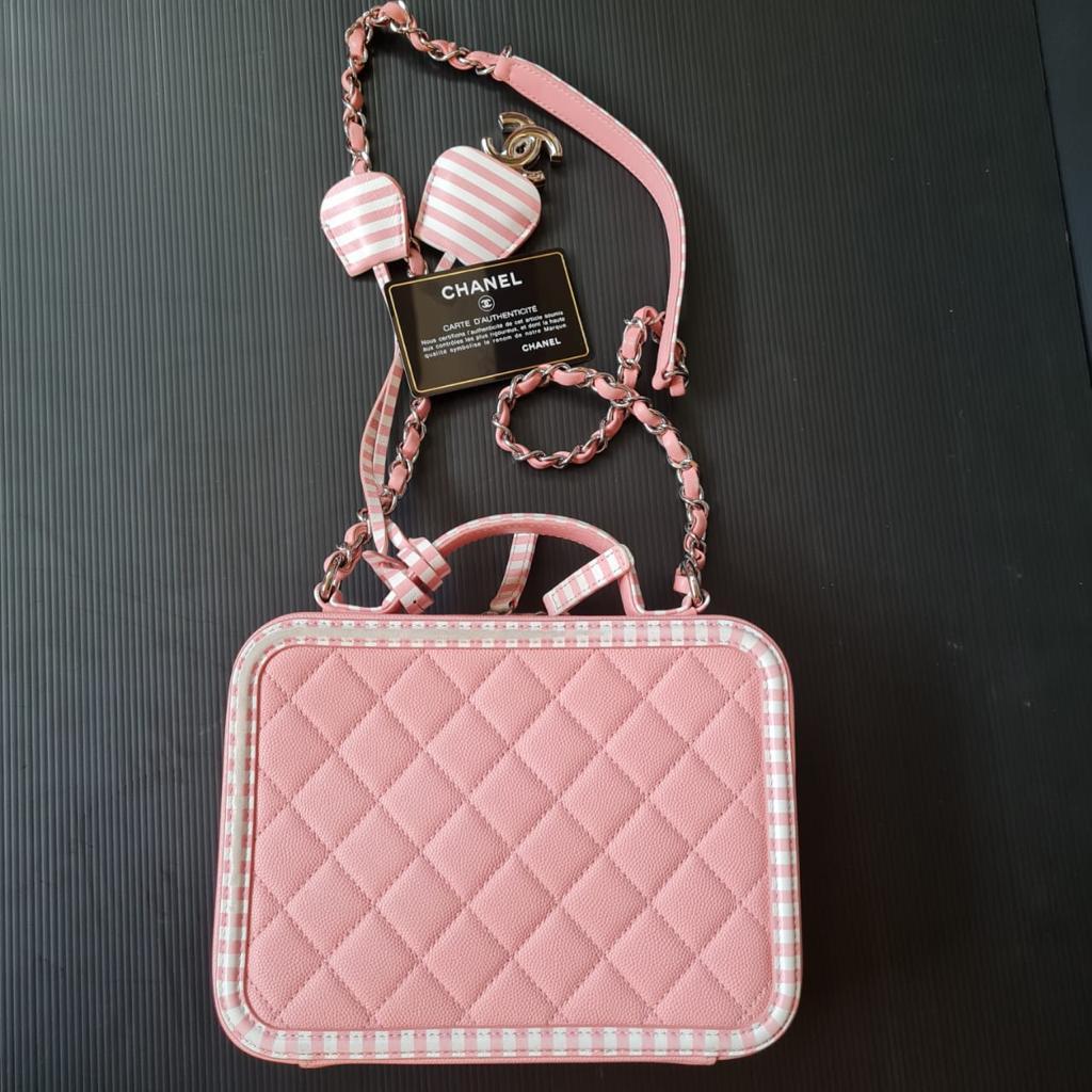 Women's Chanel Pink Medium Caviar Quilted Stripe Vanity Case For Sale