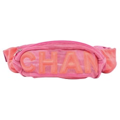 Chanel - Sac à ceinture CC en maille et tissu rose