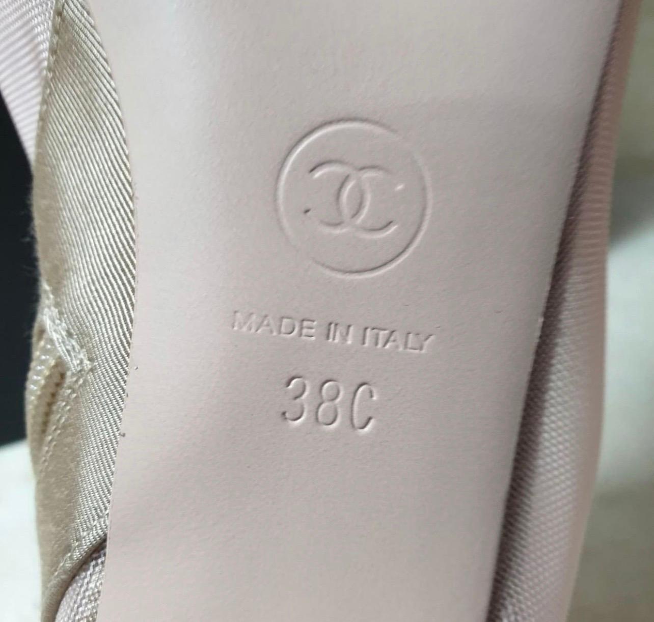 Donna Stivaletti corti a punta in rete e fiori di grosgrain Chanel rosa