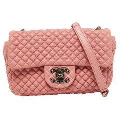 Borsa Chanel Mini CC Flap in pelle microvetrata rosa