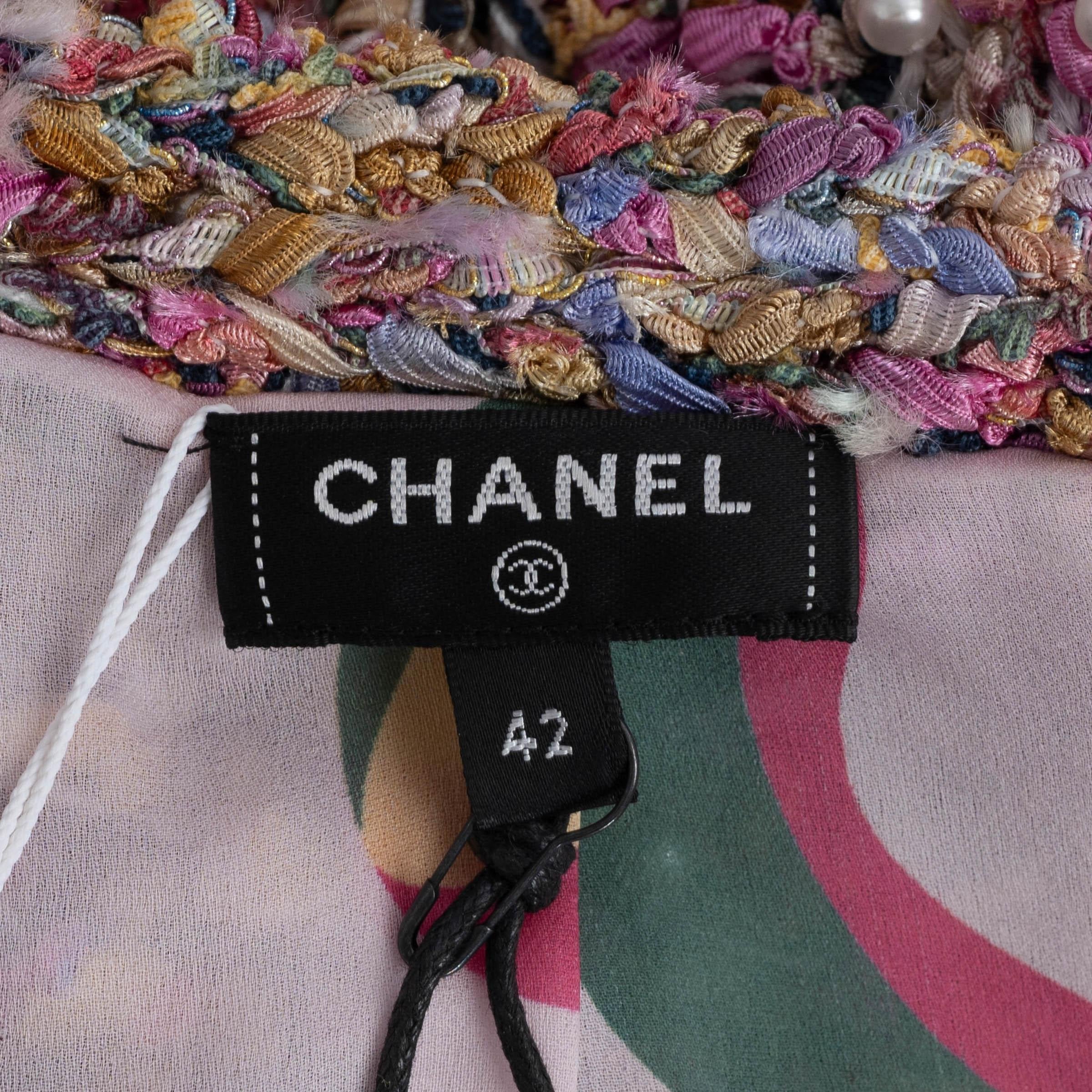 Chanel, giacca in maglia rosa e multi cotone 2021 21P con perle e ornamenti S in vendita 2