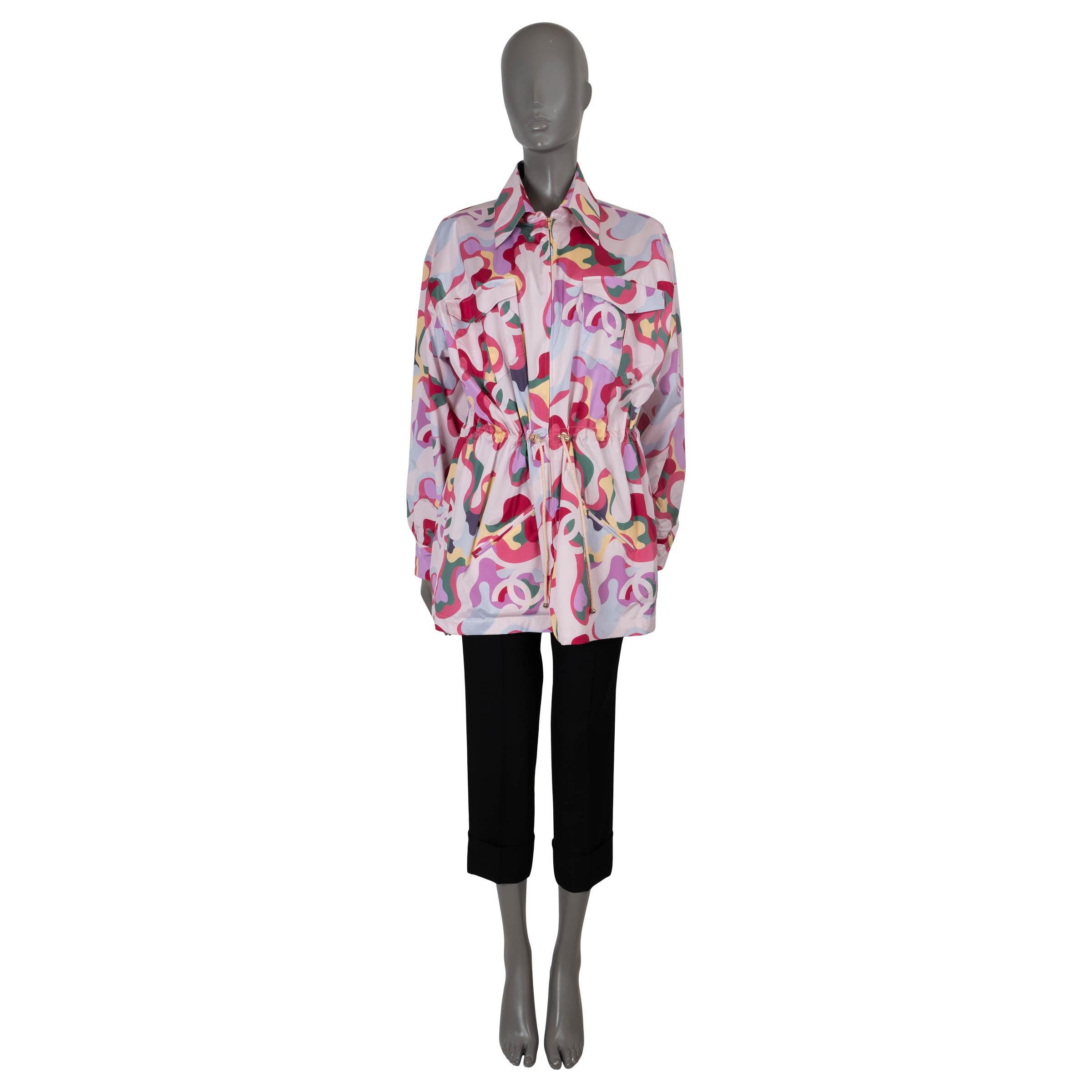 Chanel rosa e seta multicolore 2021P Giacca PARKA STAMPATA 40 M. In condizioni ottime in vendita a Zürich, CH