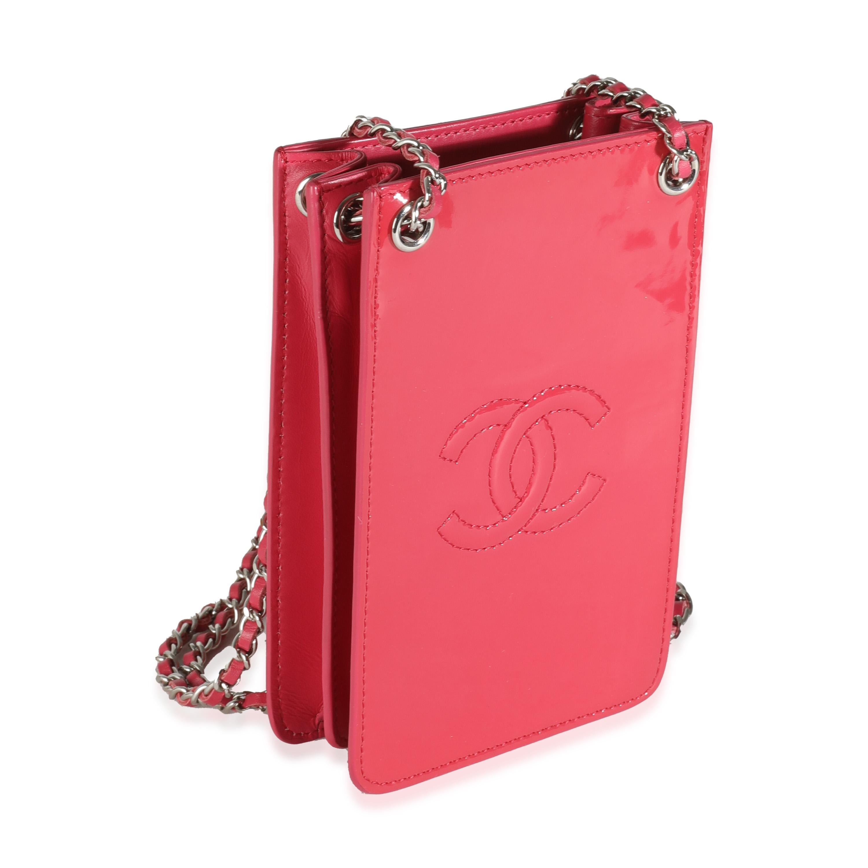 Chanel Pink Patent CC Phone Holder With Chain In Excellent Condition For Sale In New York, NY