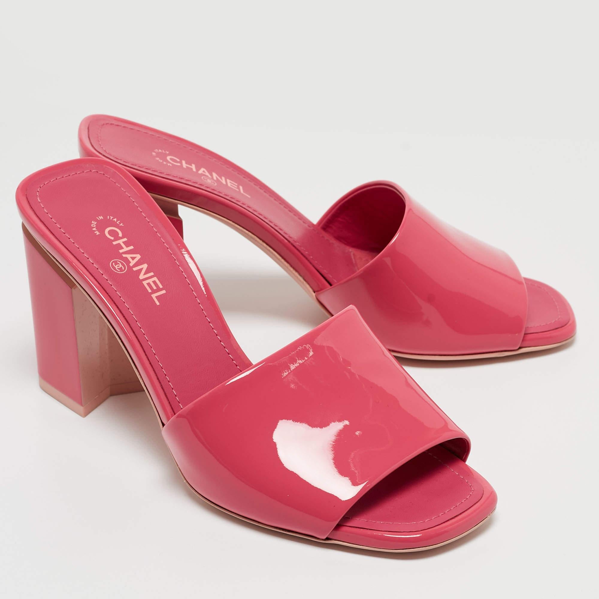 Chanel Pink Patent Leather CC Slide Sandals Size 36 1