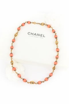 Chanel pink pearl necklace