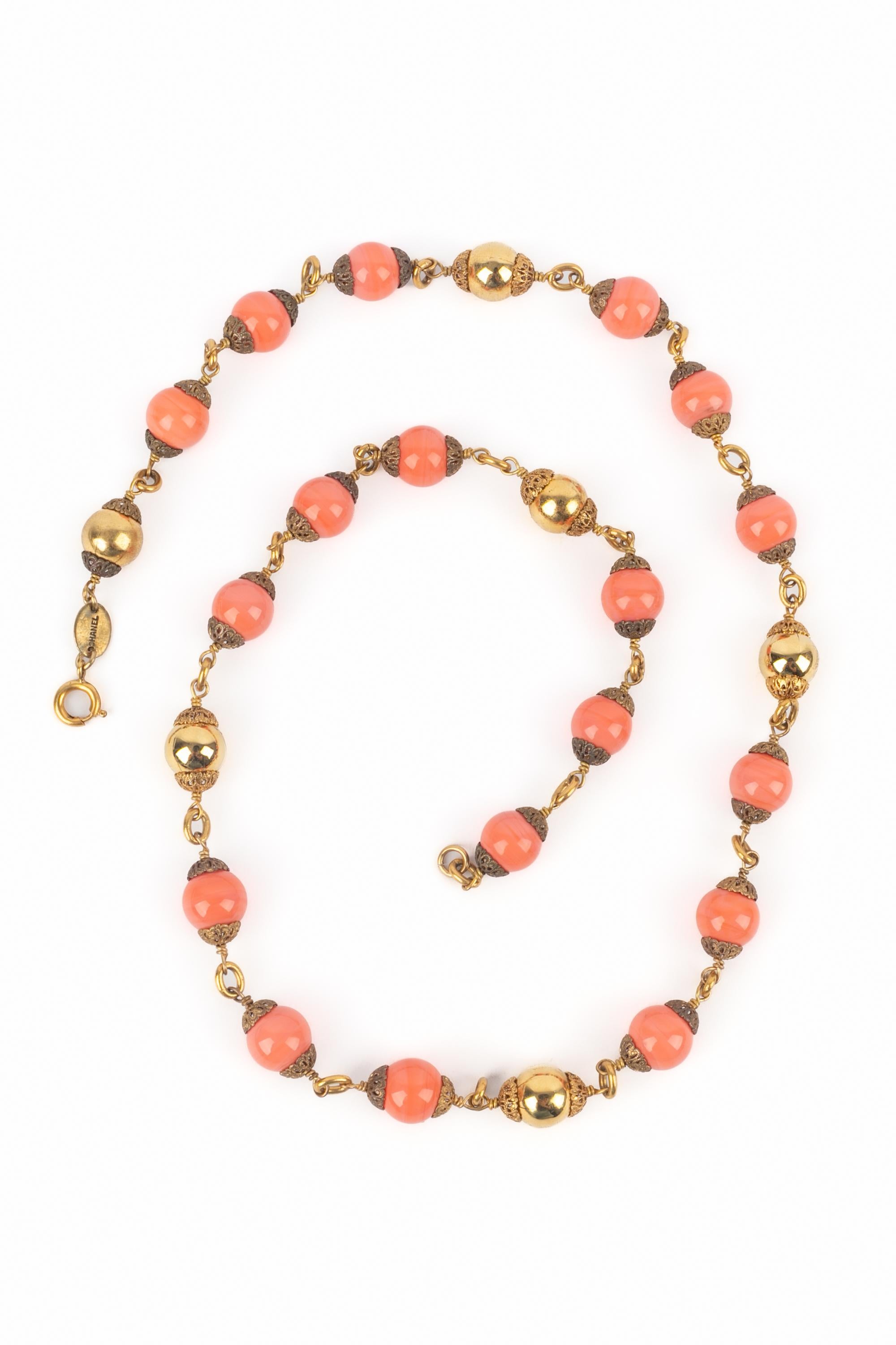 Collana di perle rosa Chanel In condizioni ottime in vendita a SAINT-OUEN-SUR-SEINE, FR