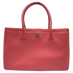 Chanel Caviar Leather Cerf Classic Executive Tote (SHF-vQMVxy)