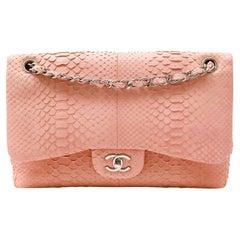 Chanel - Sac classique à double rabat en python rose