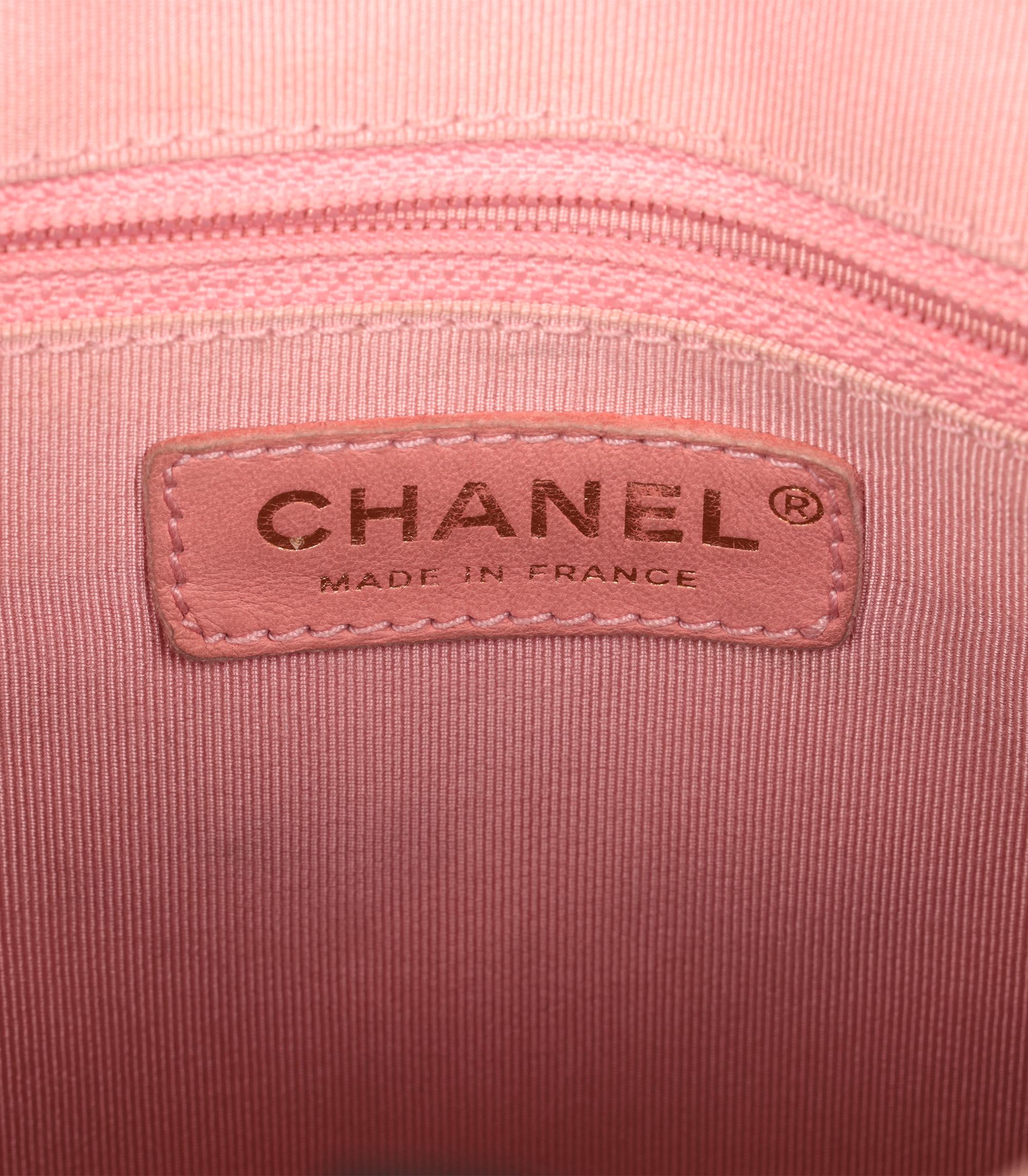 Chanel Bolso Hobo Vintage Timeless Piel Caviar Acolchada Rosa en venta 5