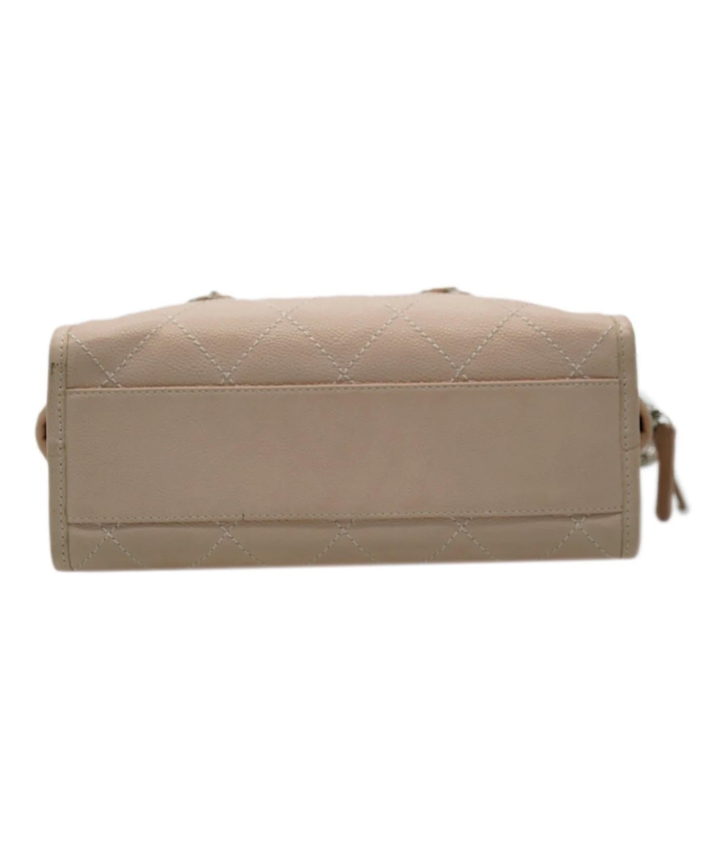 Bolso Chanel Rosa Caviar Acolchado Pequeño Deauville Bowling en venta 1