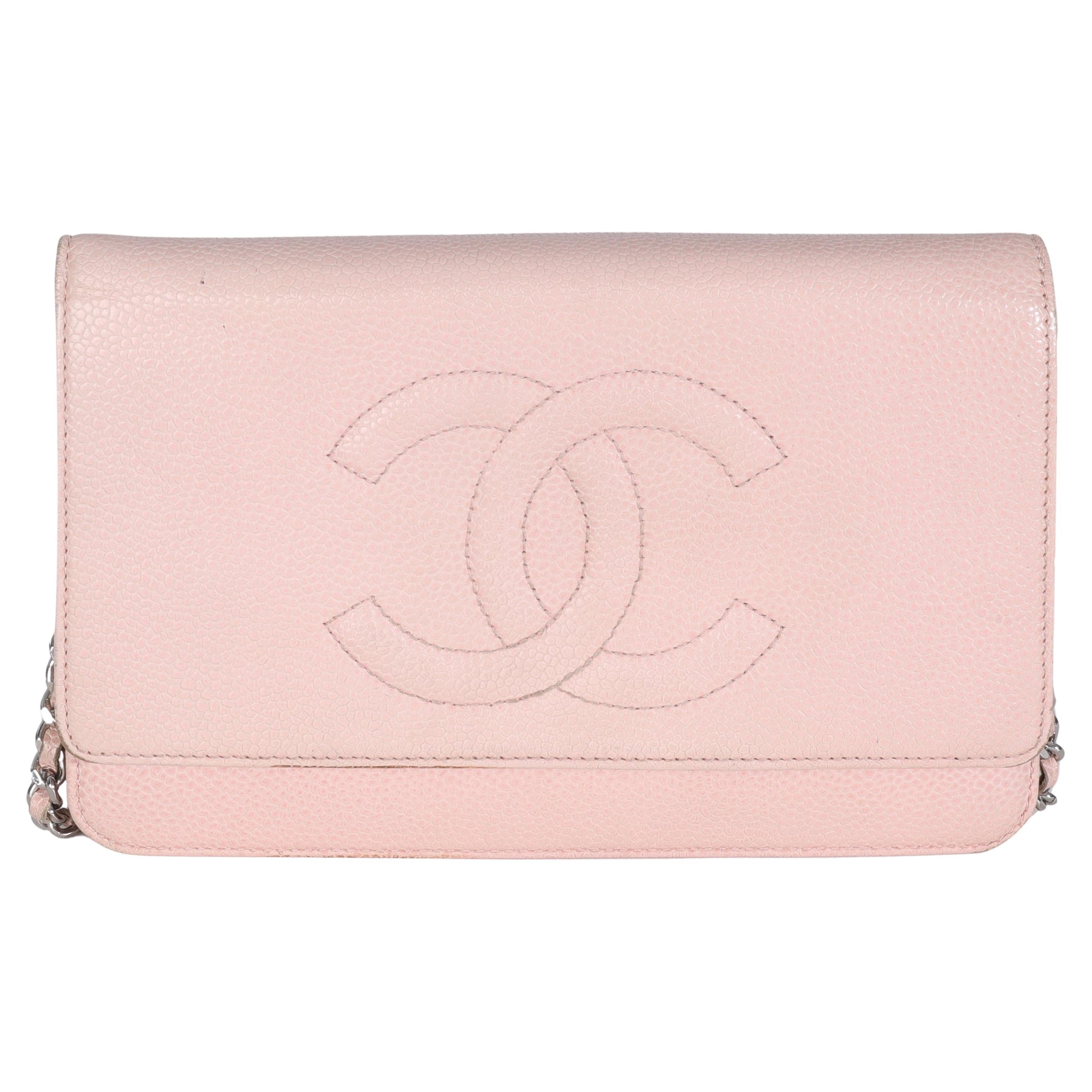 Chanel Portafoglio classico senza tempo in caviale trapuntato rosa CC con catenella