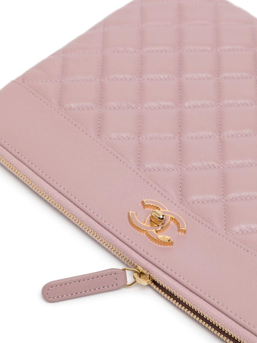 Chanel Pink Quilted Clutch In Excellent Condition For Sale In London, GB