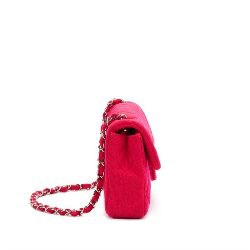 Chanel - Sac à rabat East West en jersey matelassé rose  Pour femmes en vente