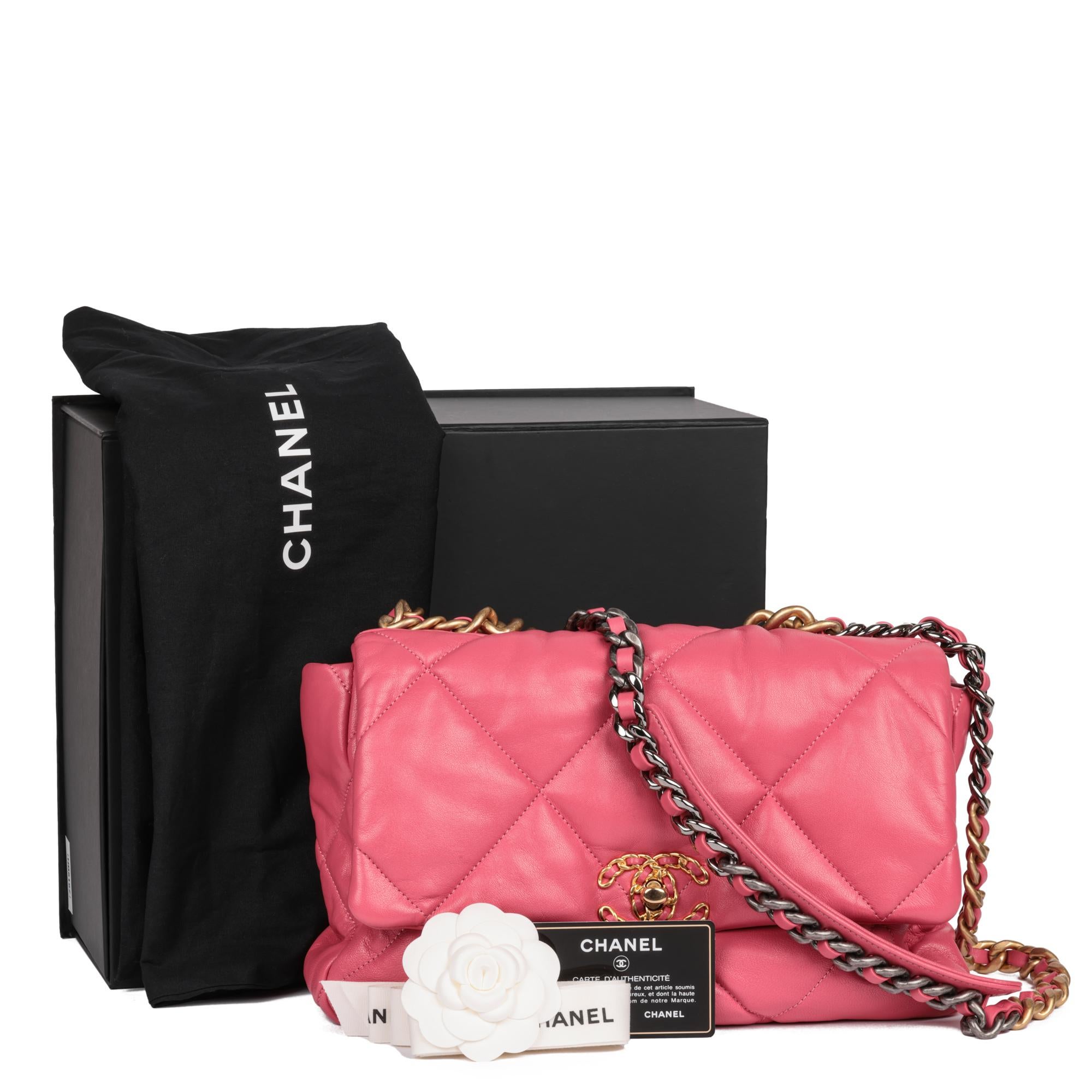 Chanel Borsa grande 19 Flap in pelle d'agnello trapuntata rosa in vendita 7