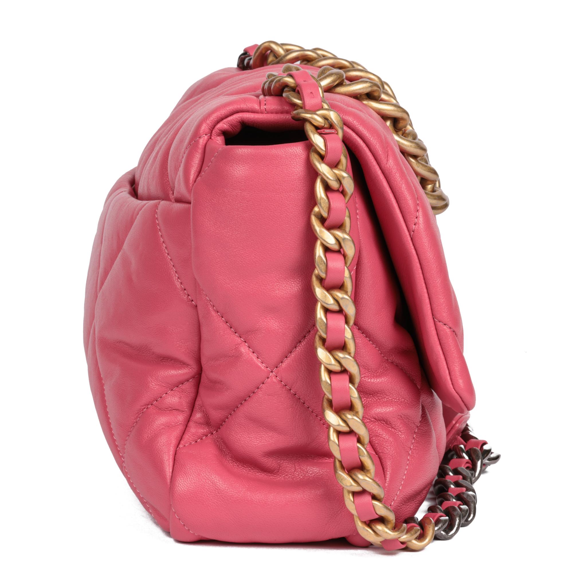 Rosa Chanel Borsa grande 19 Flap in pelle d'agnello trapuntata rosa in vendita