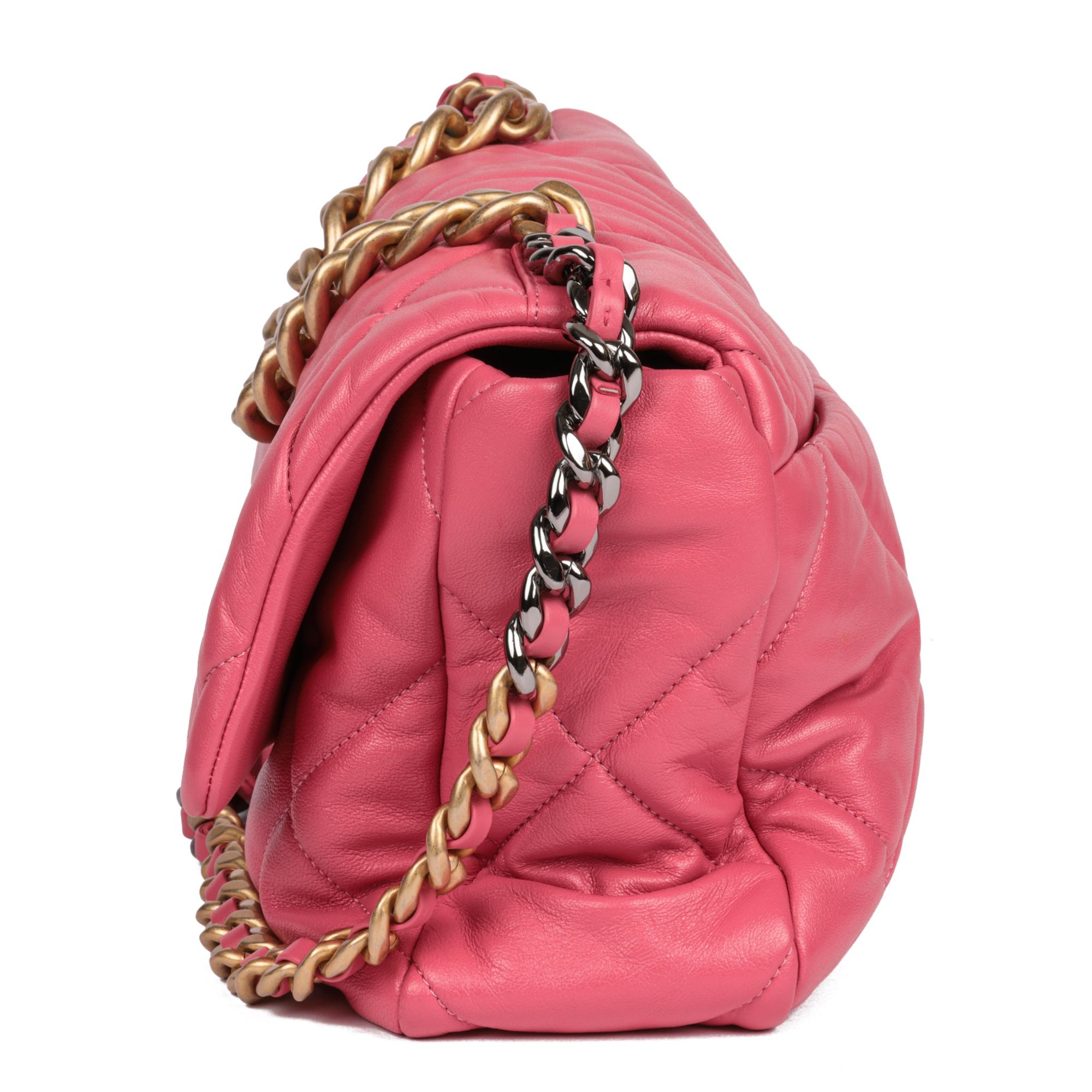 Chanel Borsa grande 19 Flap in pelle d'agnello trapuntata rosa In condizioni ottime in vendita a Bishop's Stortford, Hertfordshire