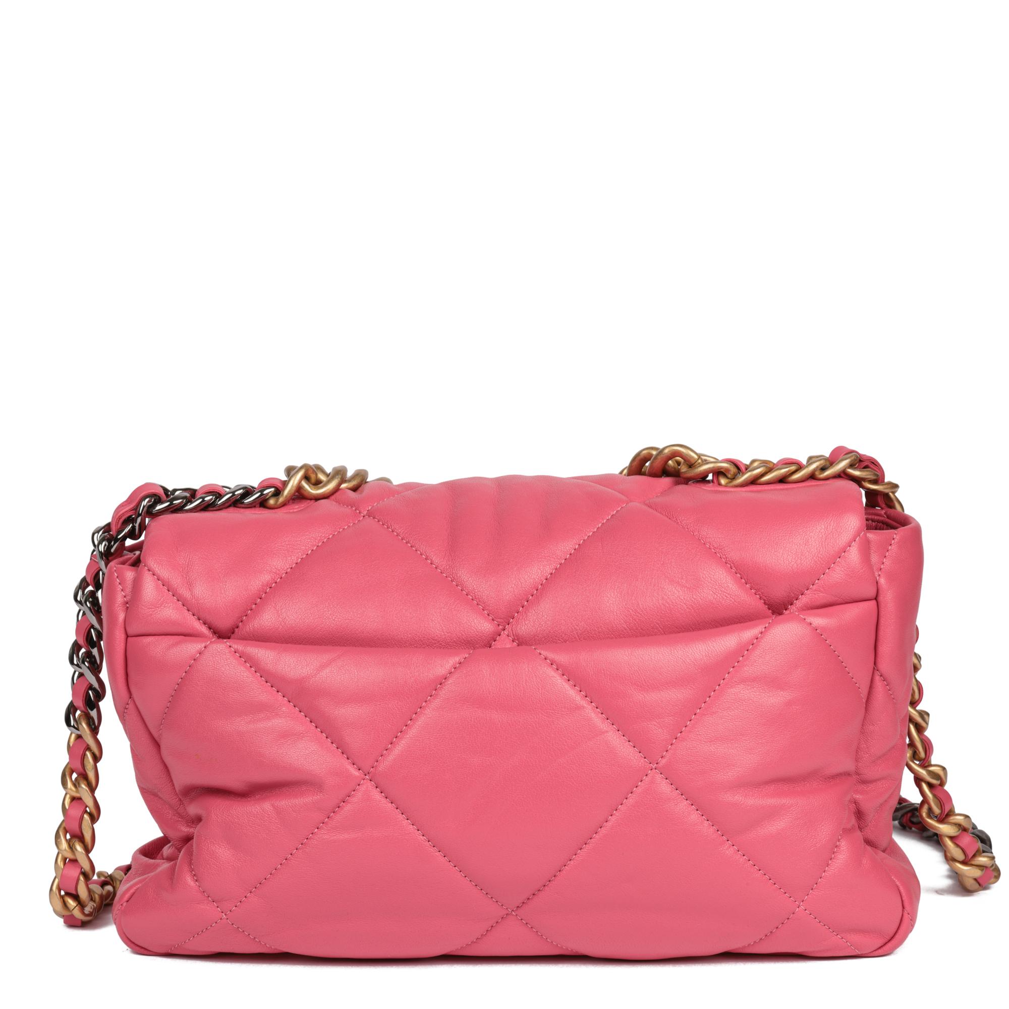 Donna Chanel Borsa grande 19 Flap in pelle d'agnello trapuntata rosa in vendita