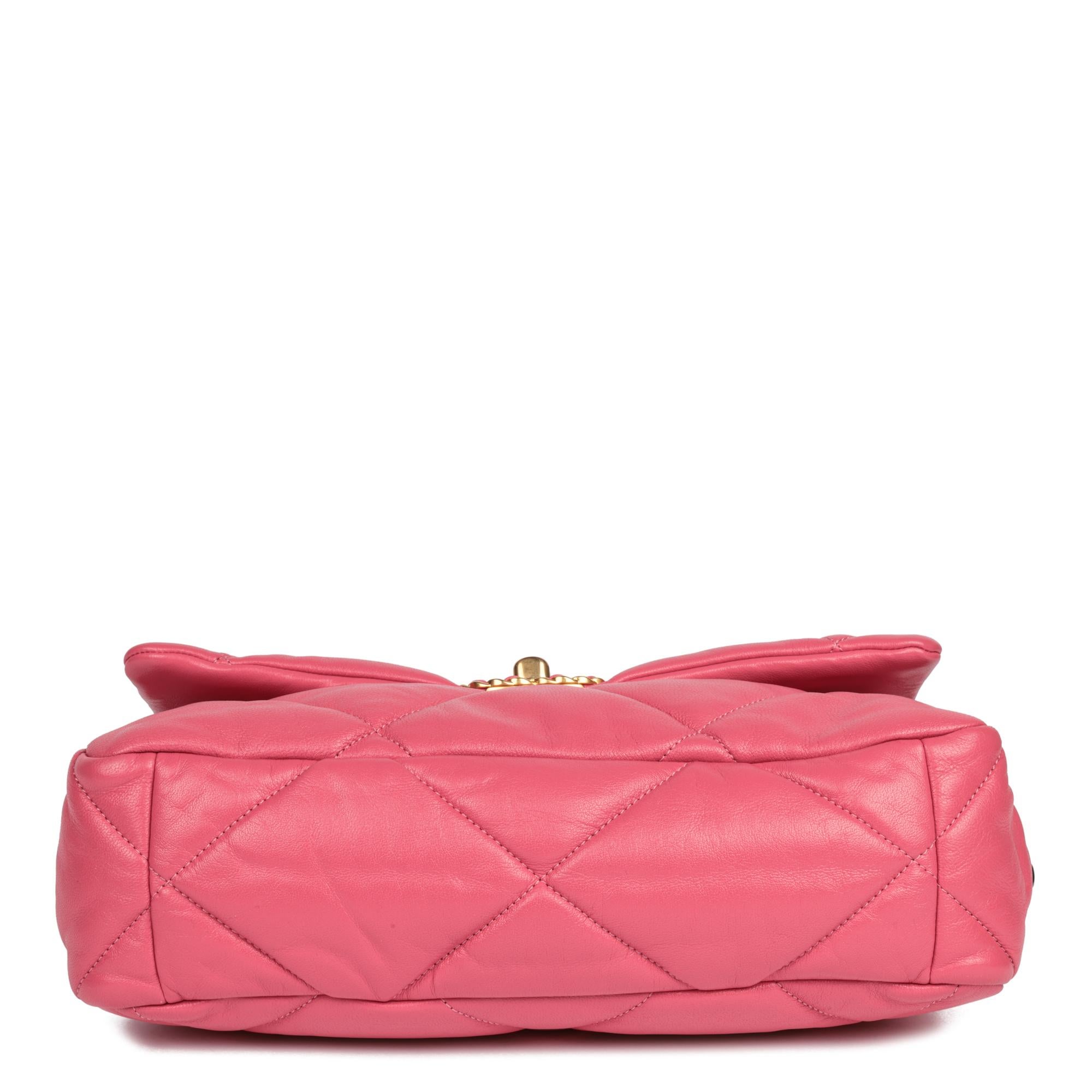 Chanel Borsa grande 19 Flap in pelle d'agnello trapuntata rosa in vendita 1