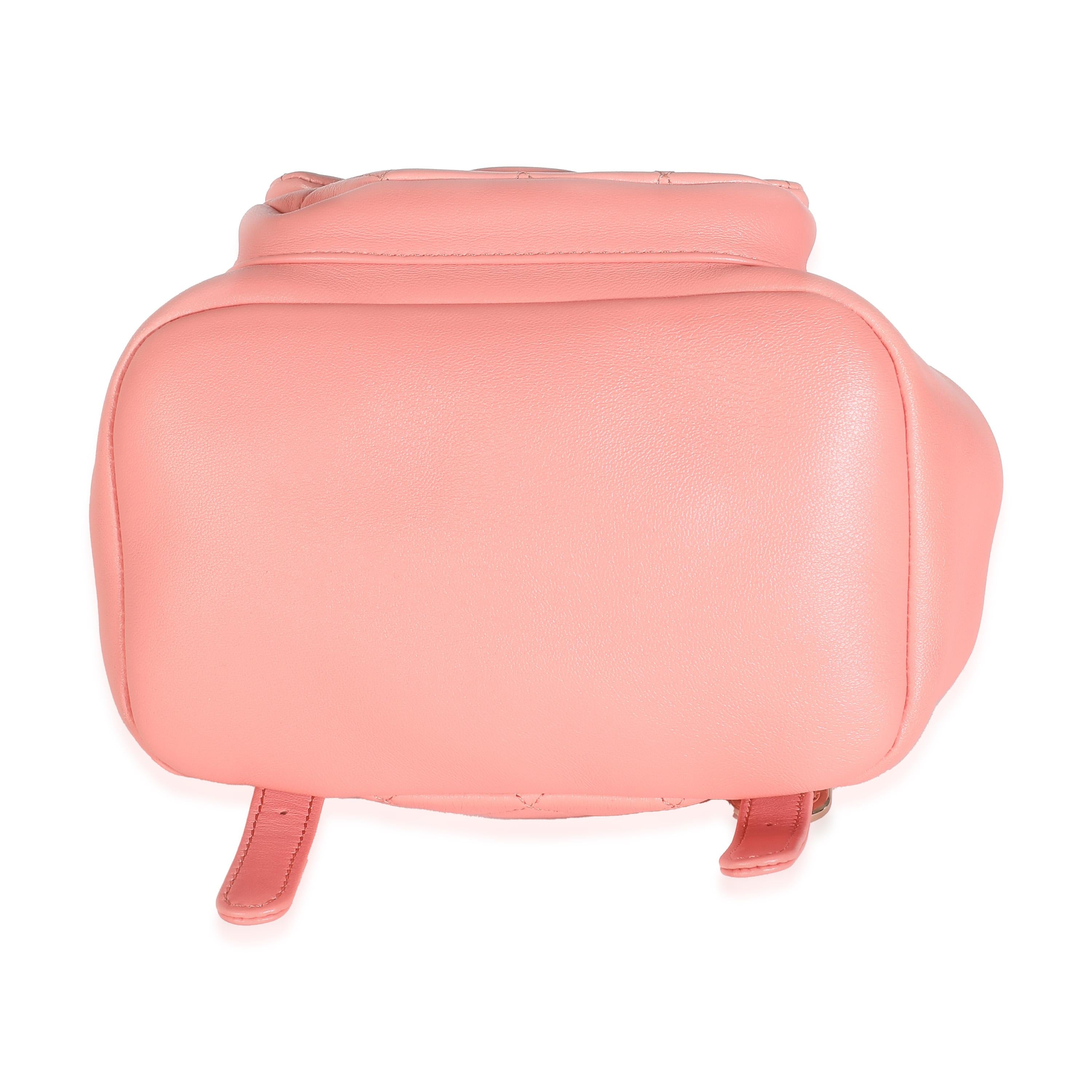 Chanel mini sac à dos Duma en cuir d'agneau matelassé rose Excellent état - En vente à New York, NY