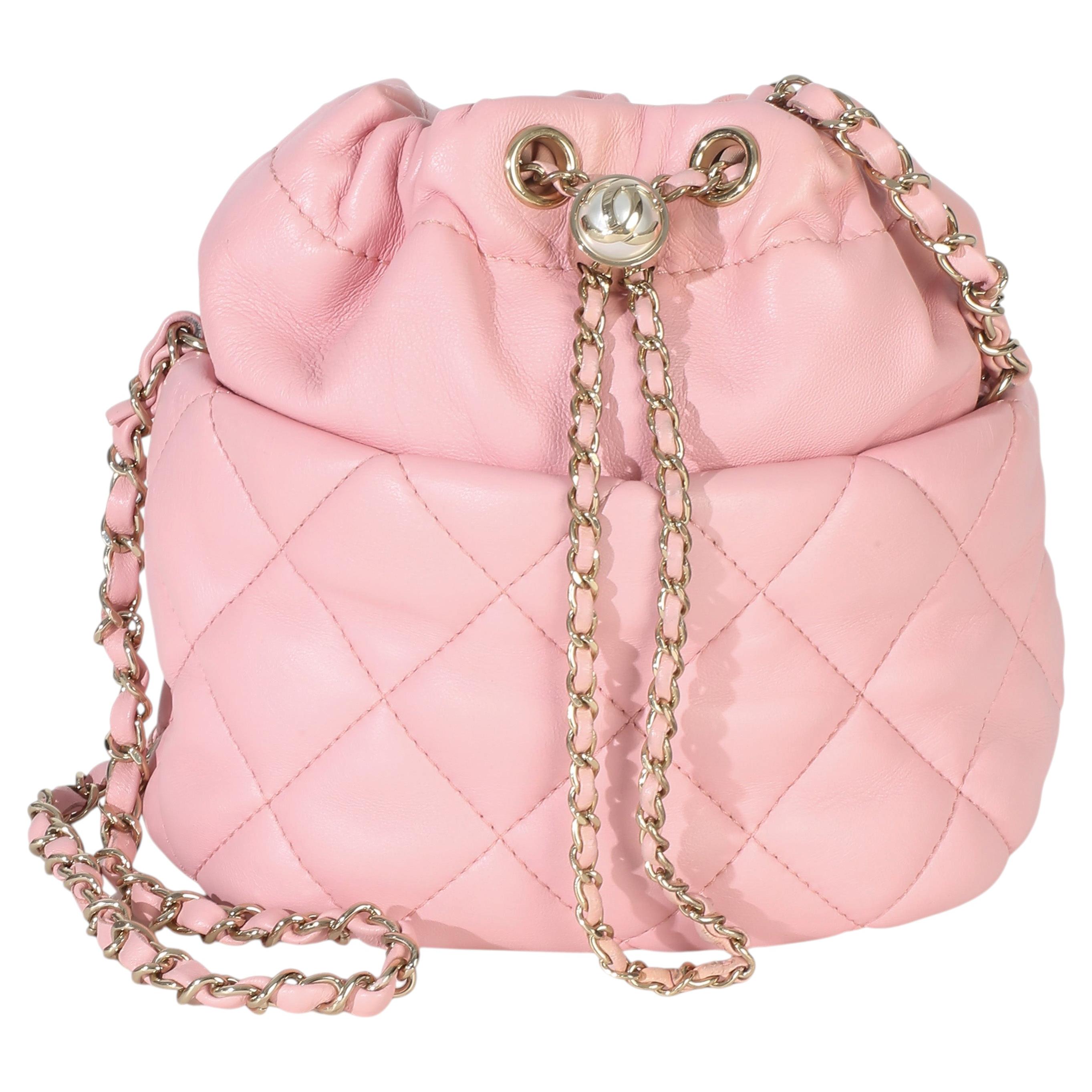 Chanel Borsa a secchiello con coulisse in pelle d'agnello trapuntata rosa