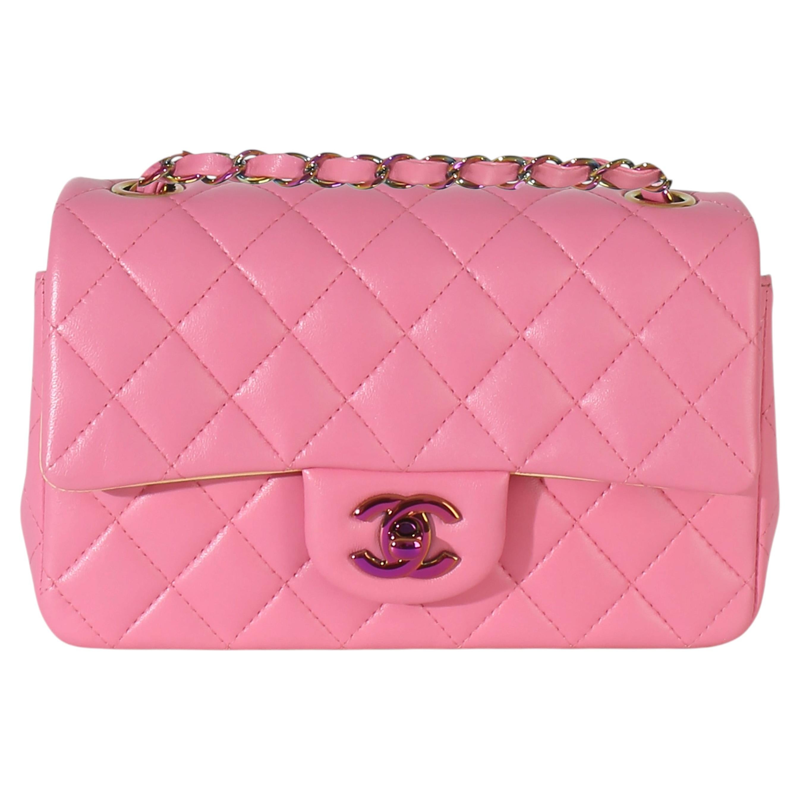Chanel – Rosa, gesteppte Lammleder-Tasche „Rainbow Mini“ im rechteckigen Clutch-Format