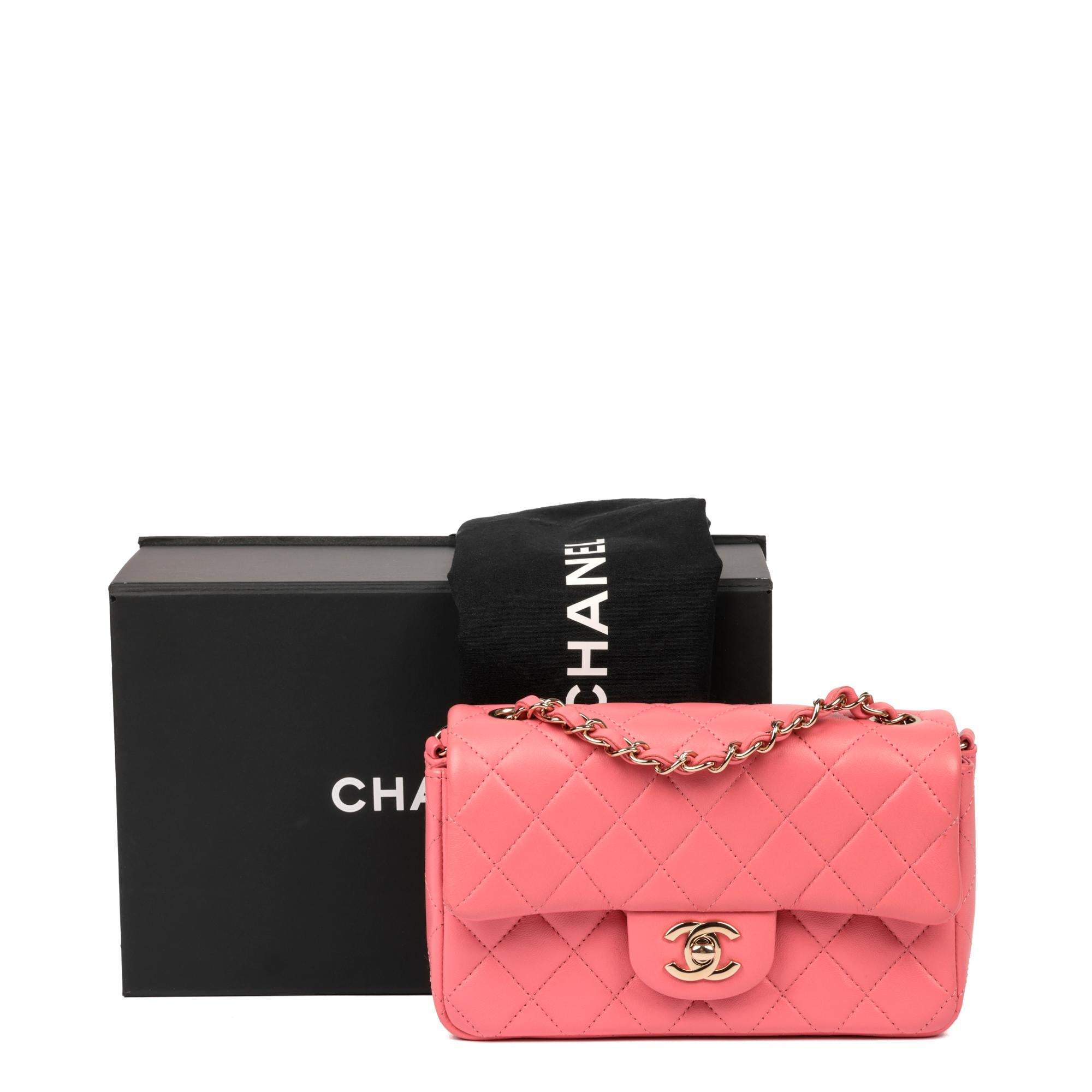 Chanel - Mini sac à rabat rectangulaire en cuir d'agneau matelassé rose en vente 7