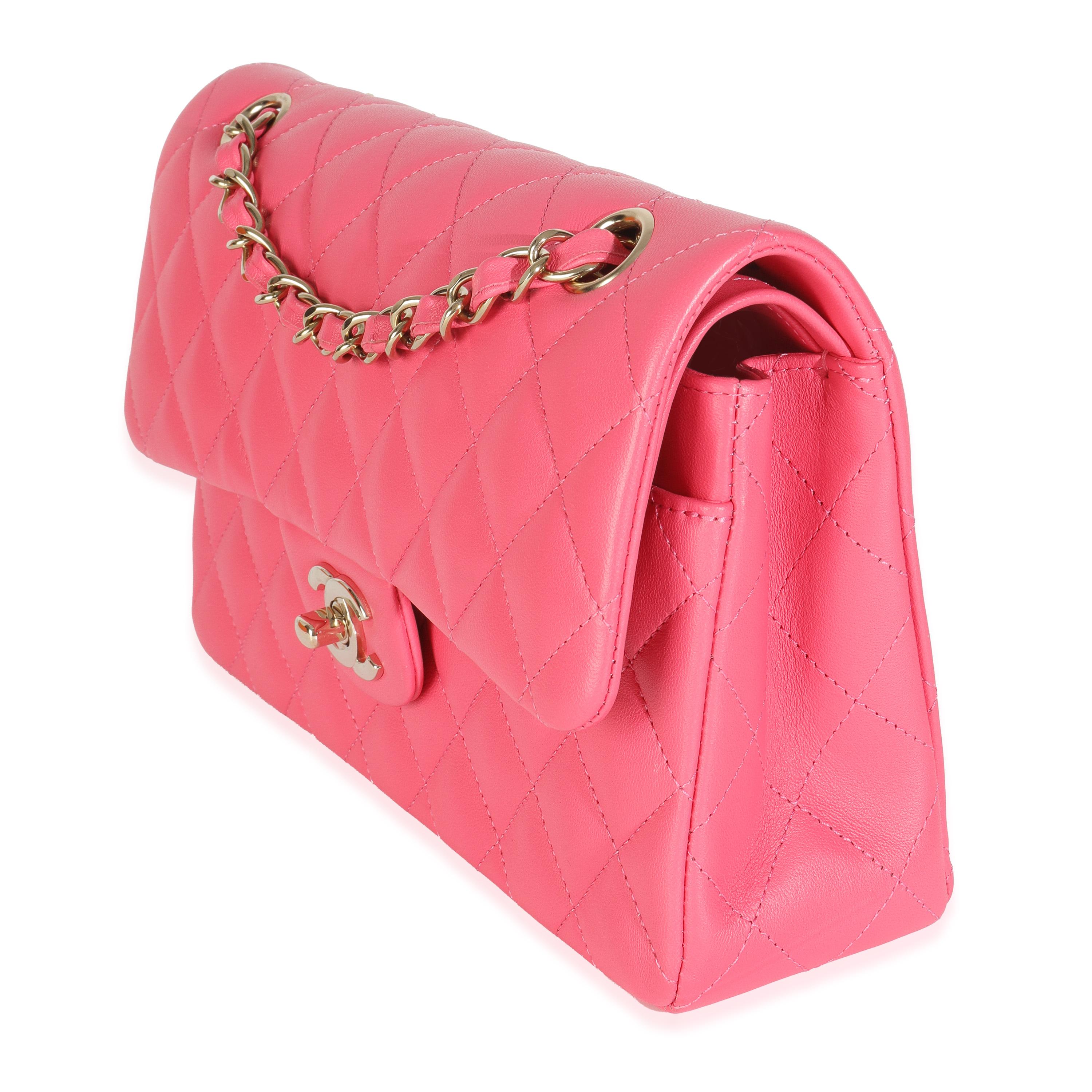 Borsa Chanel rosa trapuntata in pelle d'agnello piccola classica a doppia patta In condizioni ottime in vendita a New York, NY