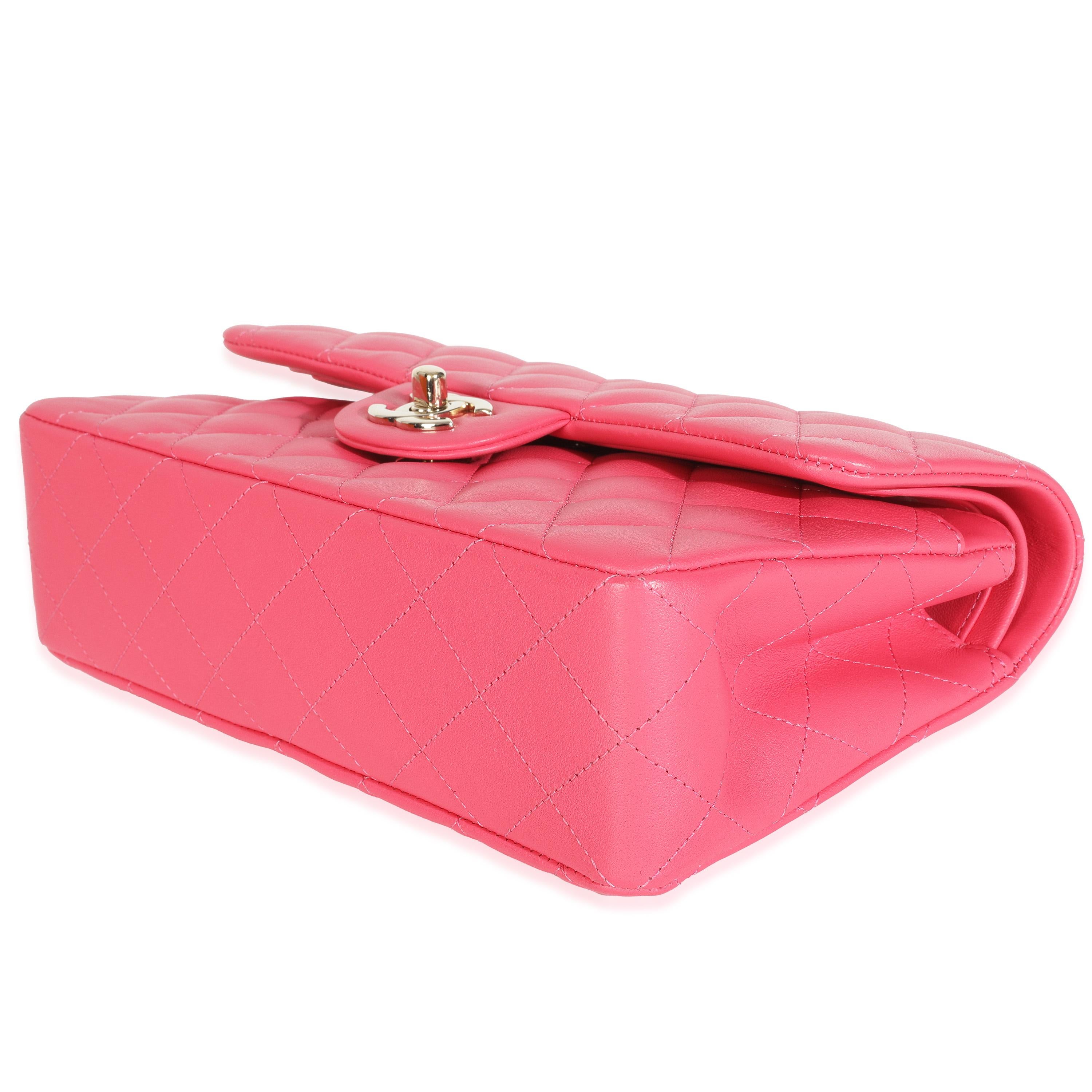 Borsa Chanel rosa trapuntata in pelle d'agnello piccola classica a doppia patta in vendita 1
