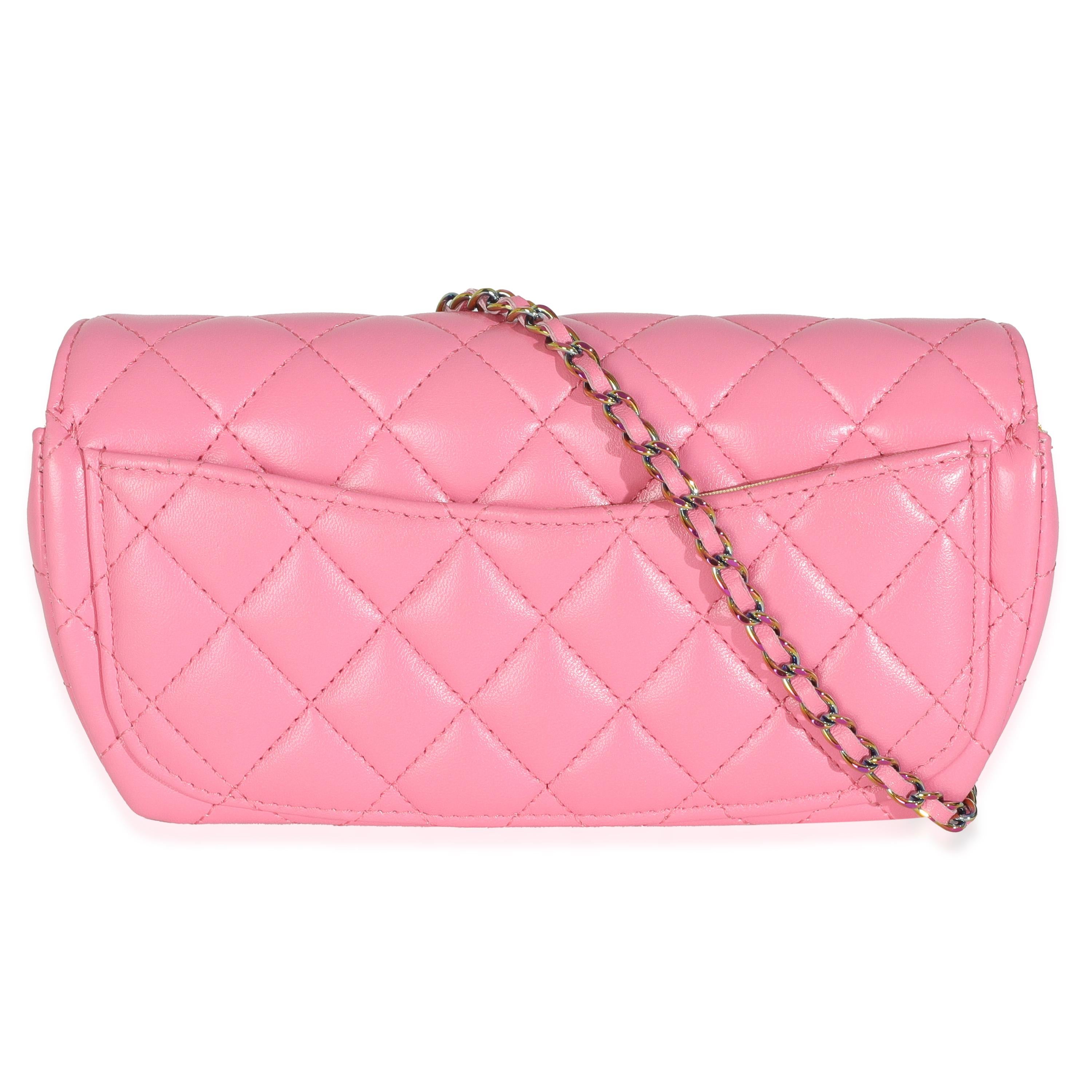 Titolo dell'elenco: Chanel Rosa Trapuntato in pelle d'agnello Custodia per occhiali da sole su Chanel
SKU: 147252
Condizioni: Usato 
Condizioni della borsa: Eccellente
Commenti sulle condizioni: L'articolo è in ottime condizioni e presenta leggeri